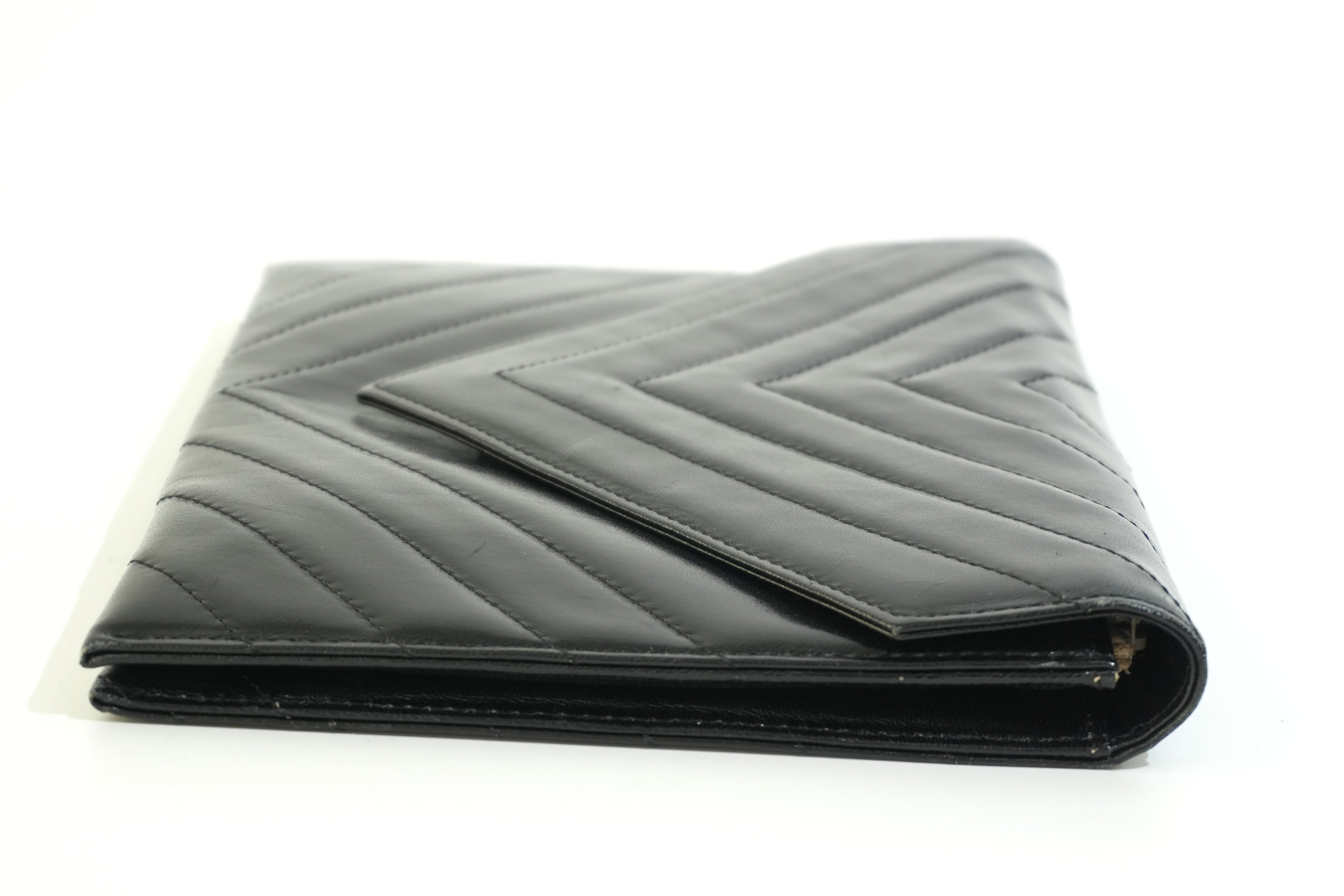 Pre-owned Yves Saint Laurent Calfskin Leather Clutch Bag Black