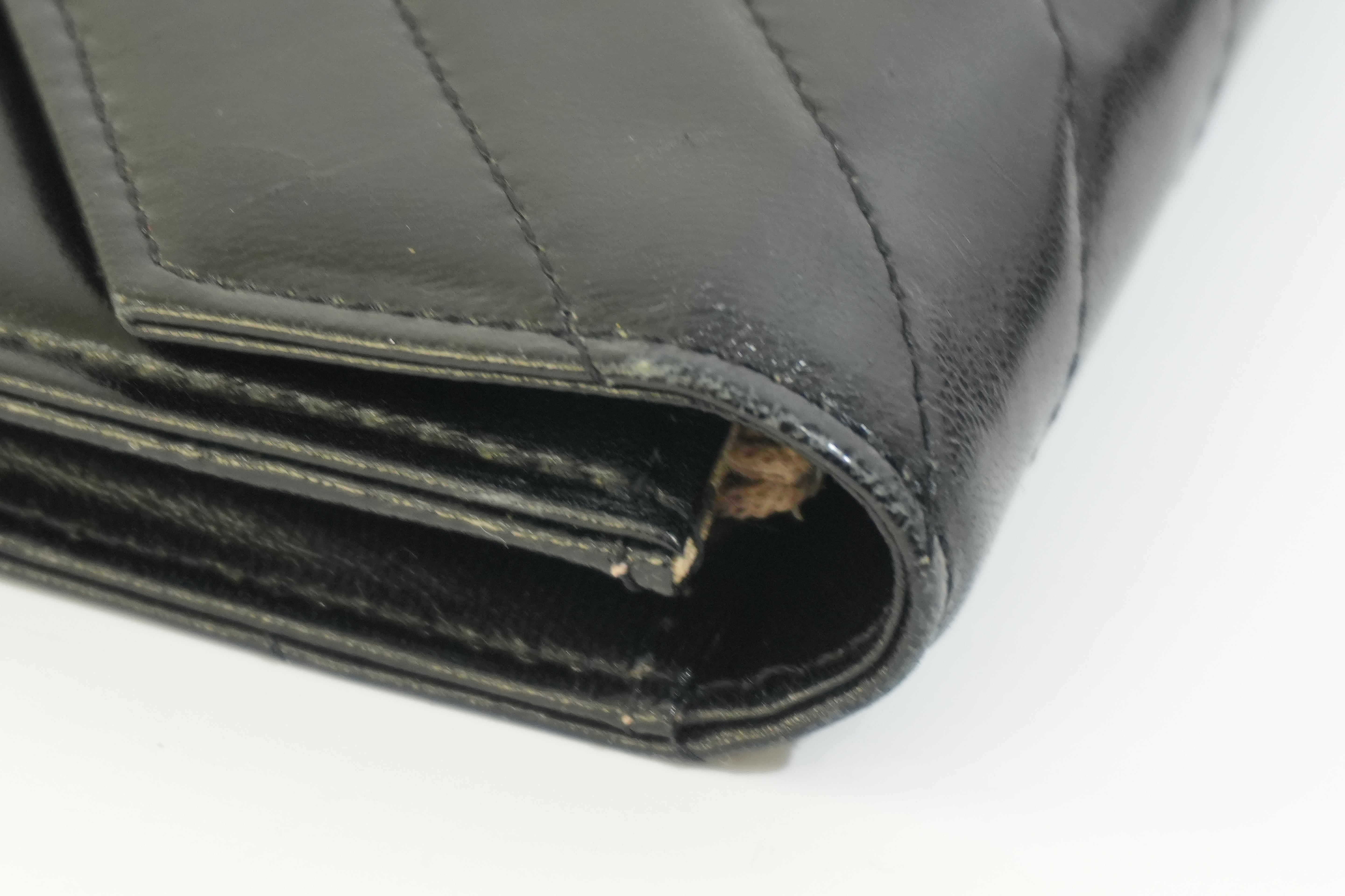 Pre-owned Yves Saint Laurent Calfskin Leather Clutch Bag Black