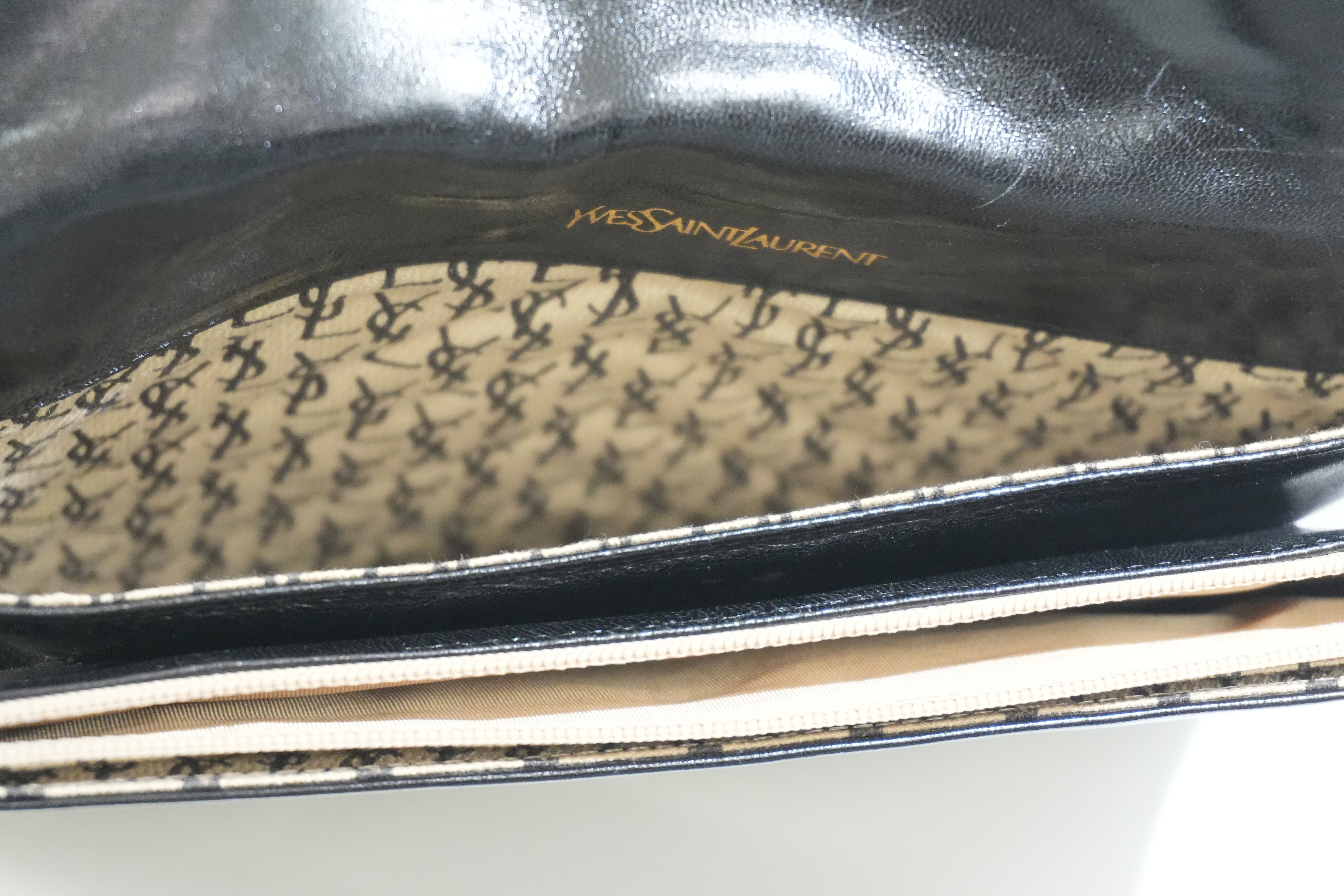 Pre-owned Yves Saint Laurent Calfskin Leather Clutch Bag Black