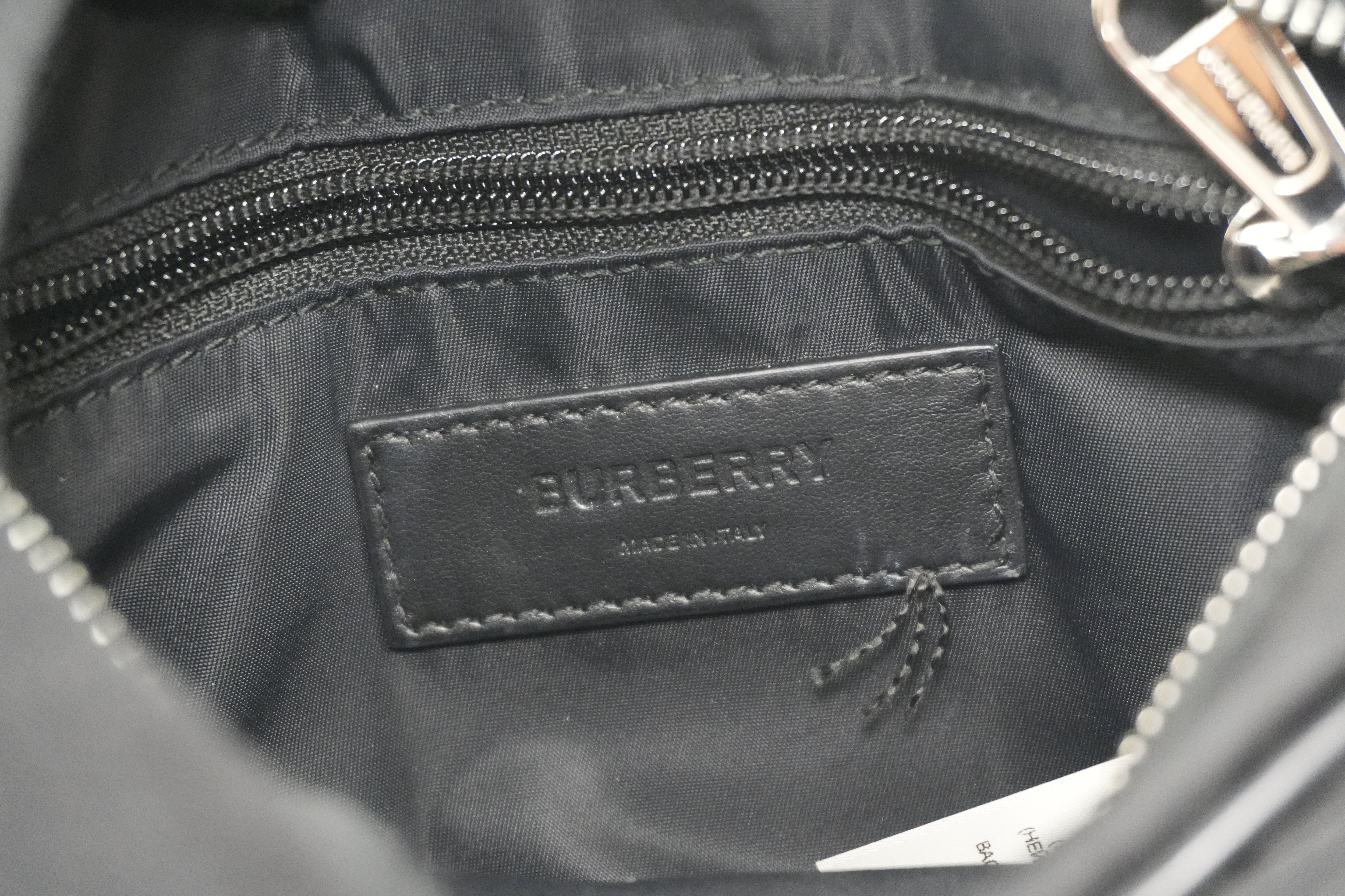 Burberry Bodybag Black Used