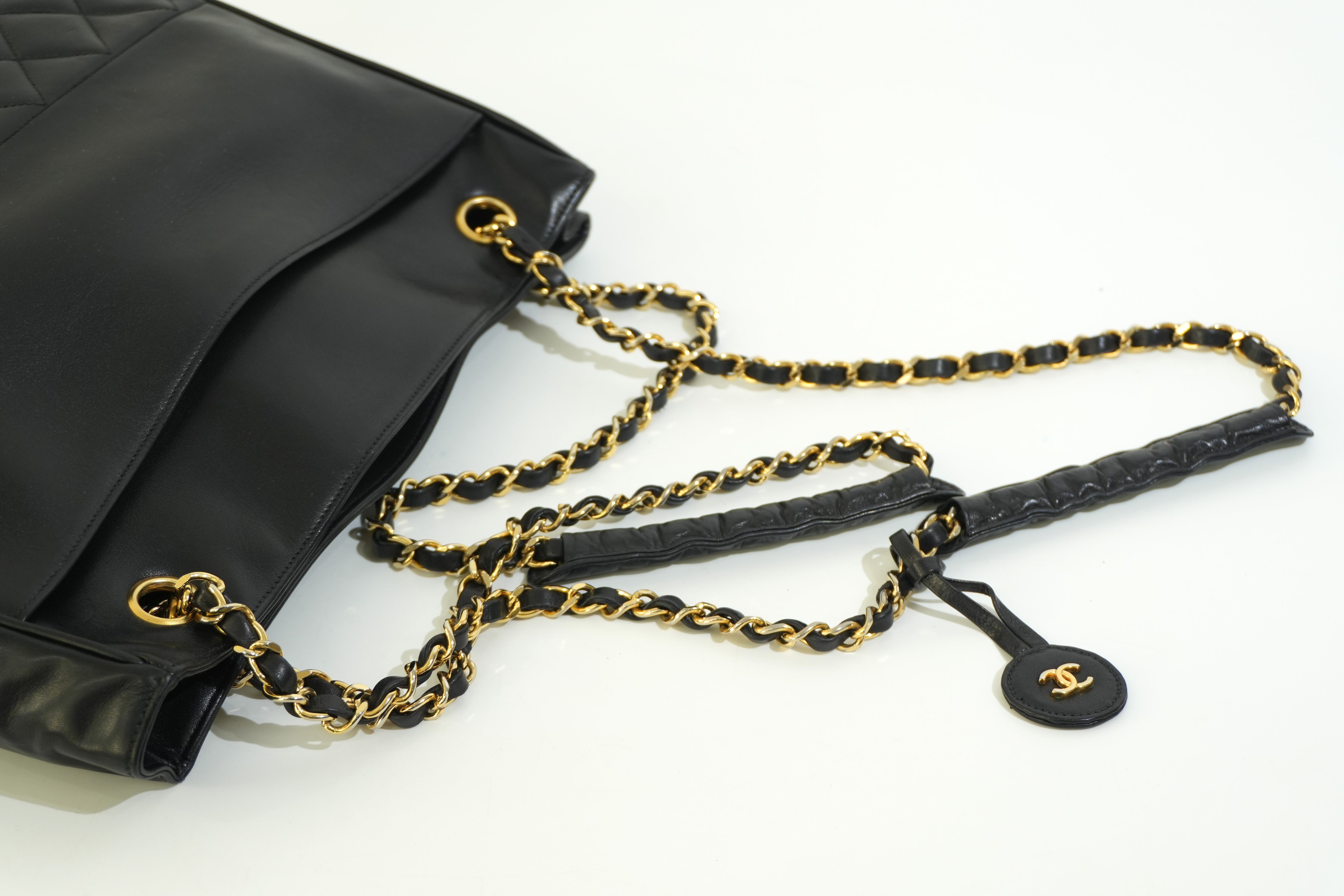 Pre-owned Chanel Lambskin Chain Shoulder Bag Black