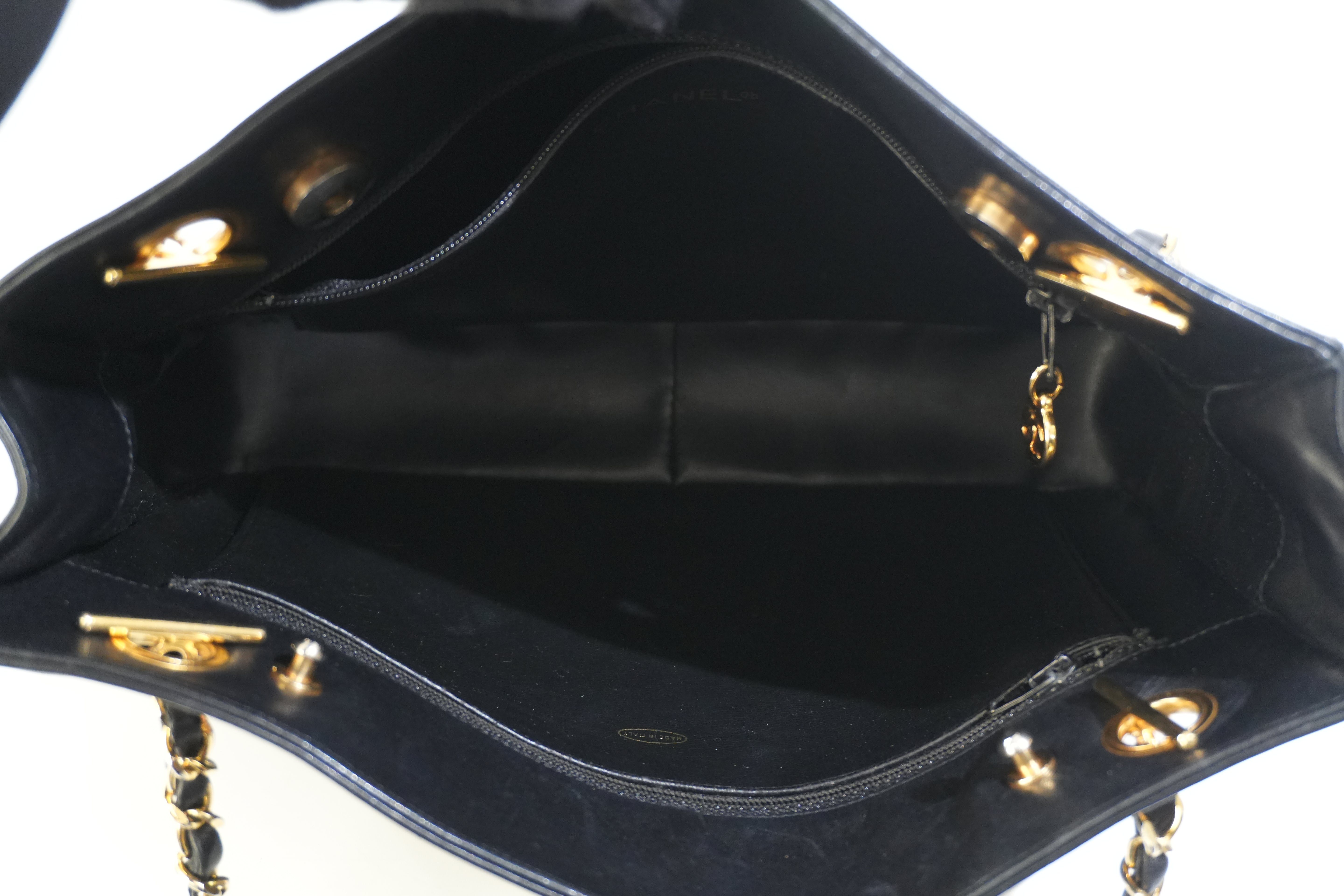 Pre-owned Chanel Lambskin Chain Shoulder Bag Black