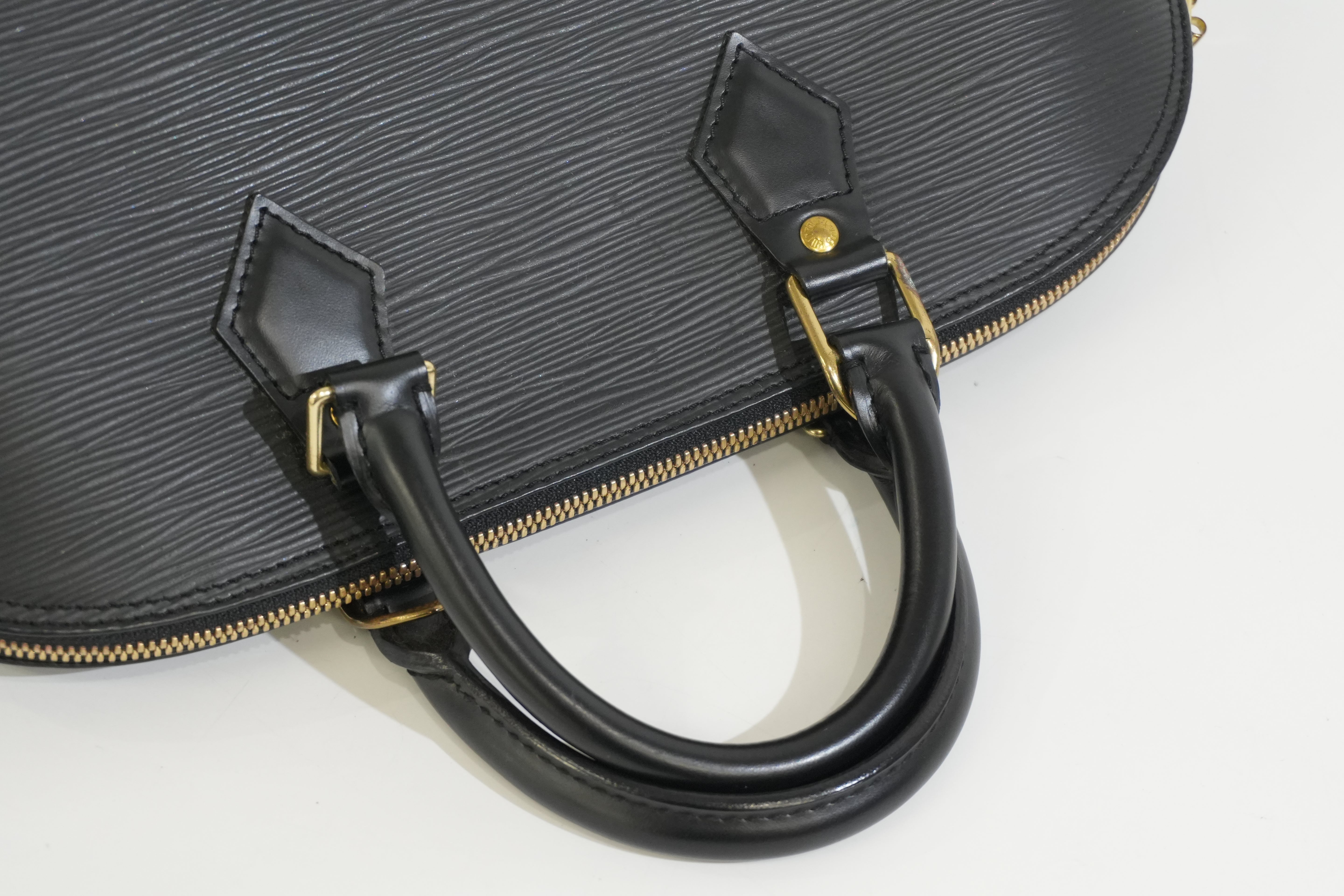 Pre-owned Louis Vuitton Alma PM Handbag Black