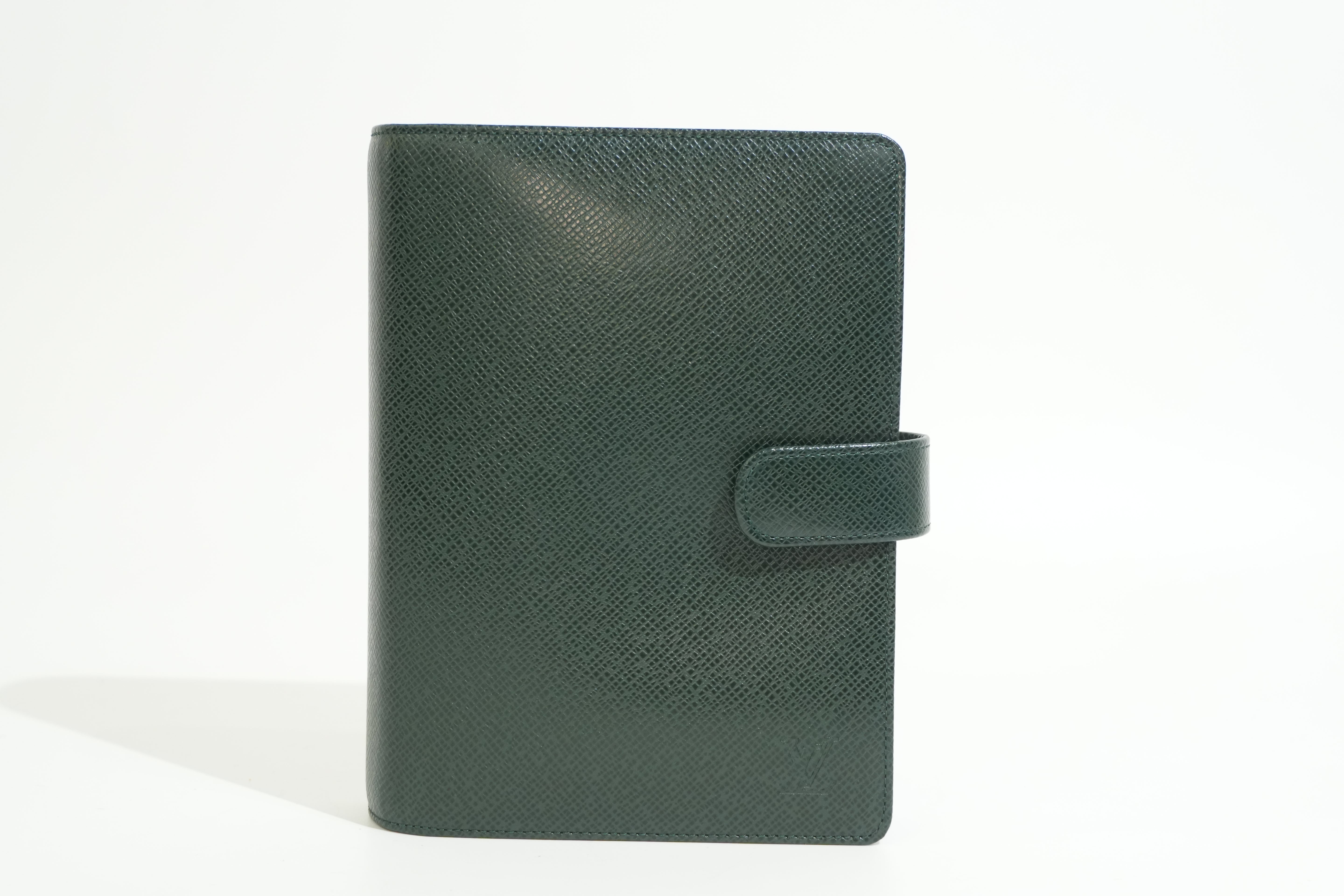 Pre-owned Louis Vuitton Leather Taiga Agenda Cover Green