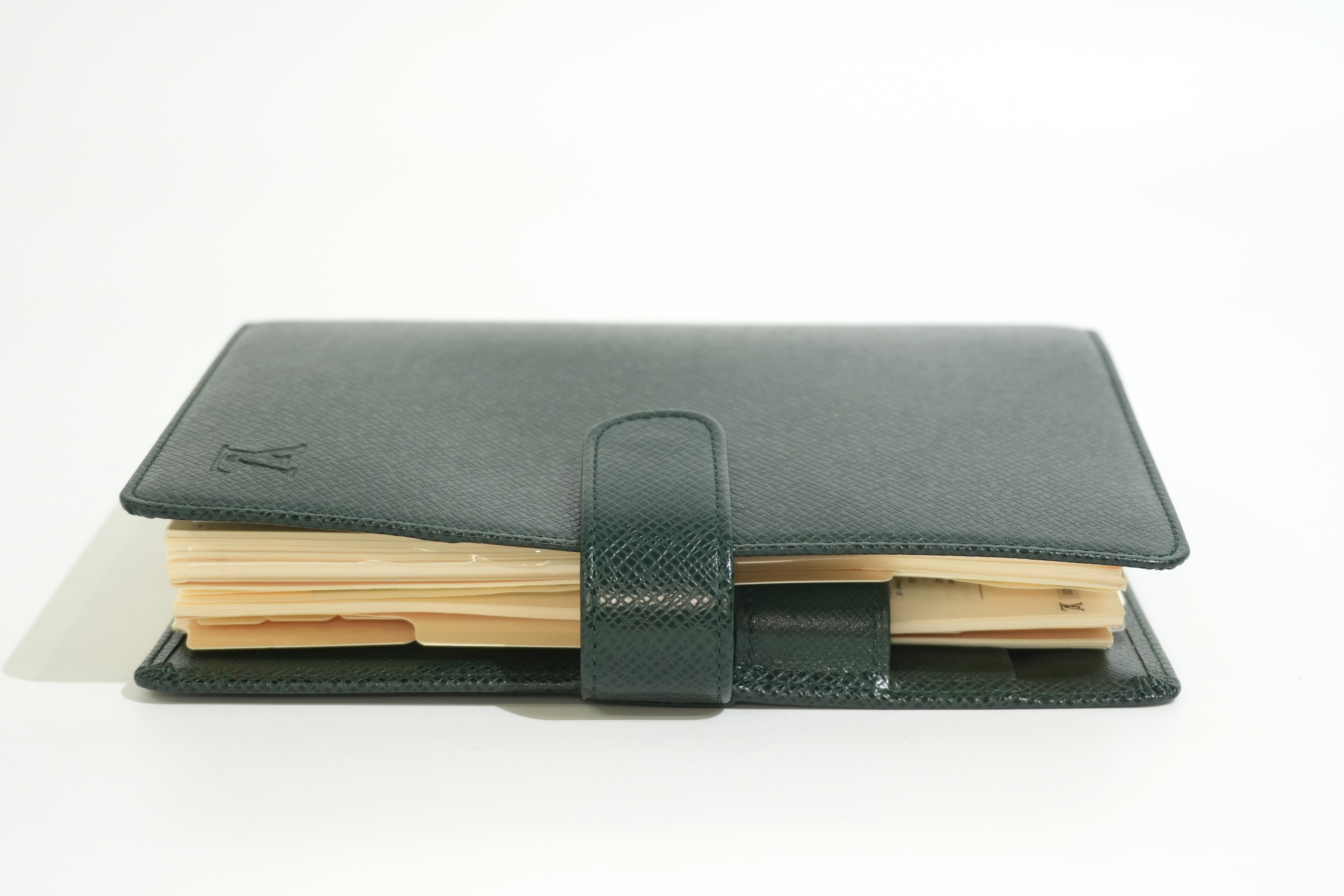 Pre-owned Louis Vuitton Leather Taiga Agenda Cover Green