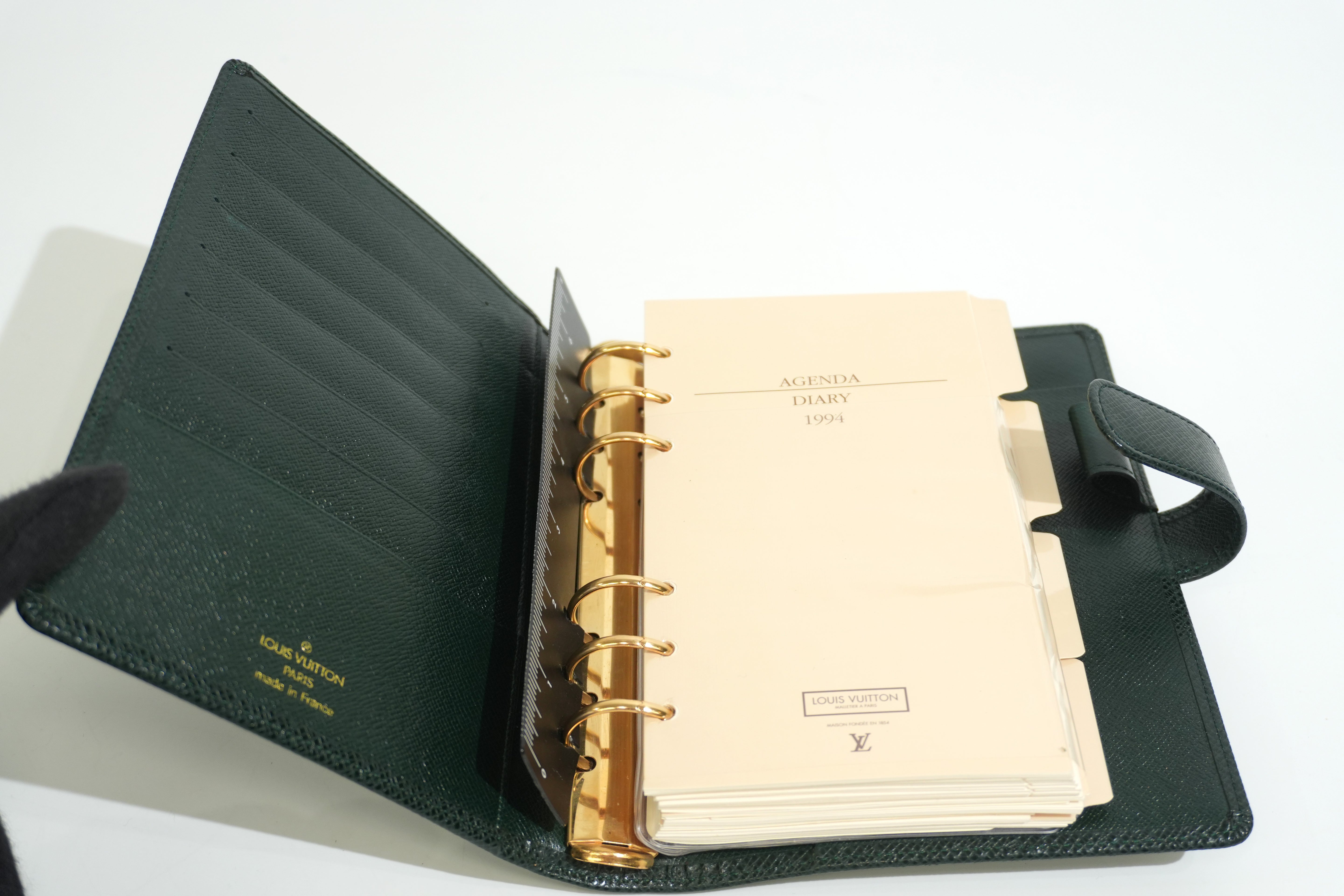 Pre-owned Louis Vuitton Leather Taiga Agenda Cover Green