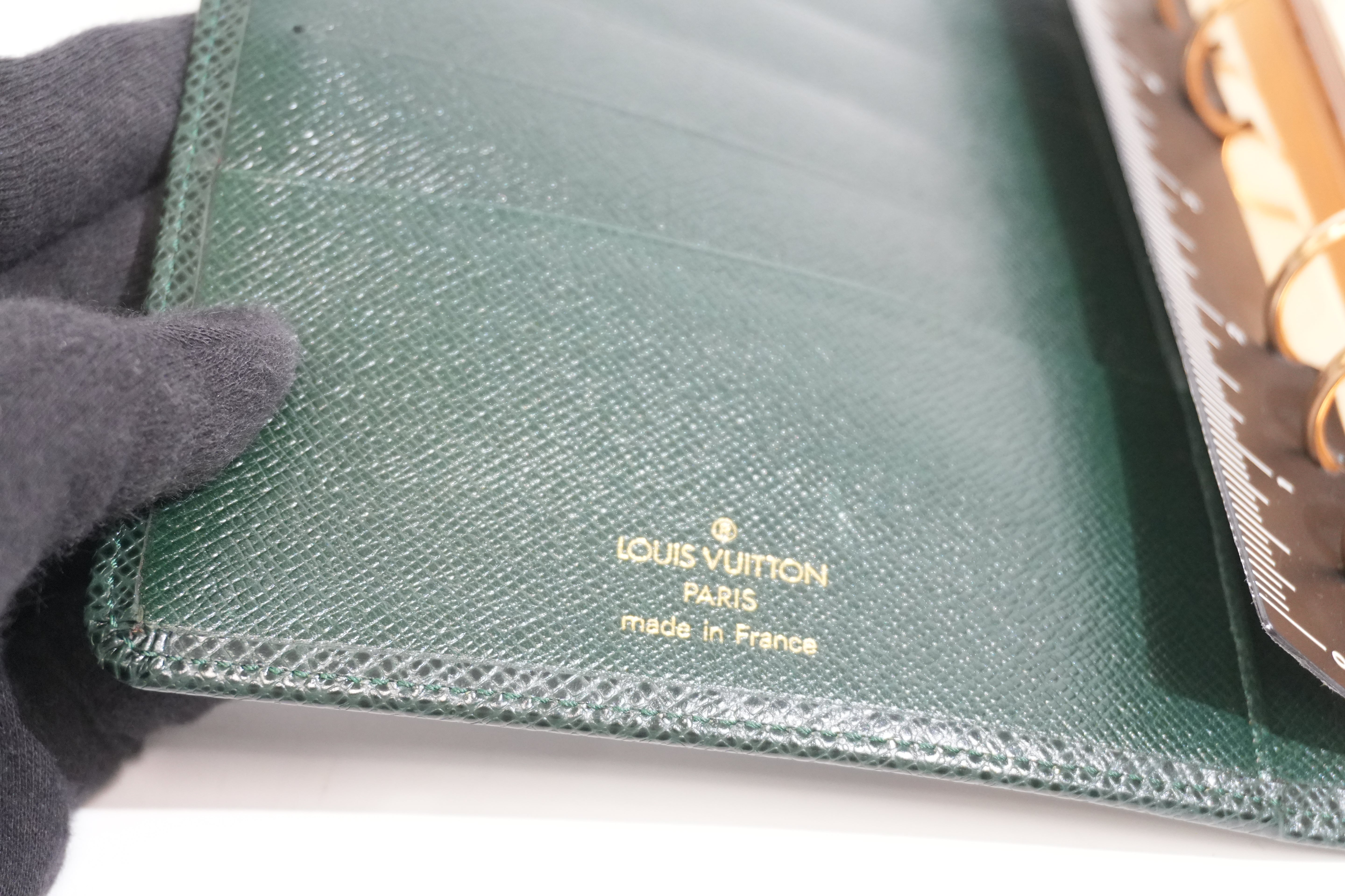 Pre-owned Louis Vuitton Leather Taiga Agenda Cover Green