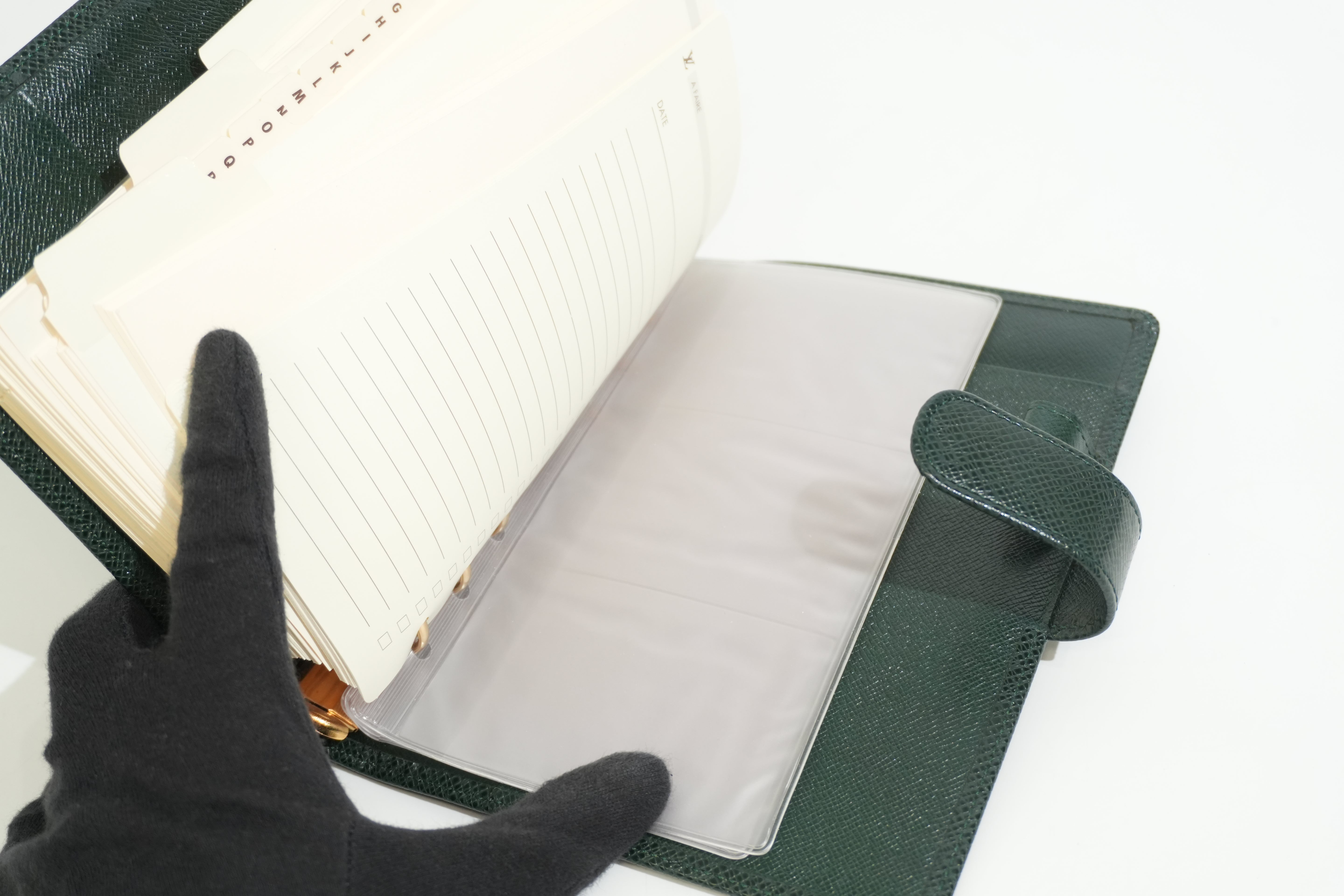 Pre-owned Louis Vuitton Leather Taiga Agenda Cover Green