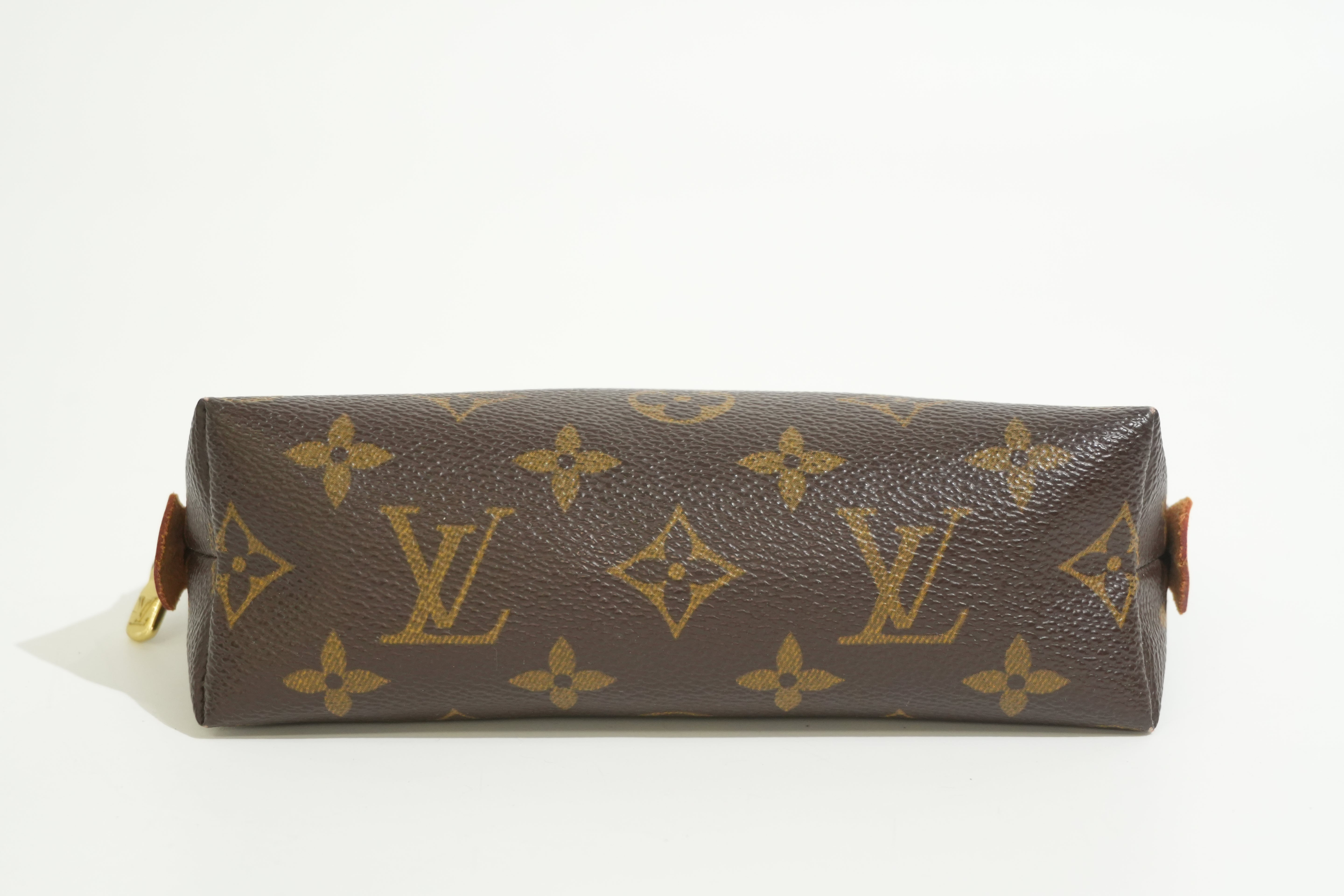 Pre-owned Louis Vuitton Monogram Cosmetic Pouch
