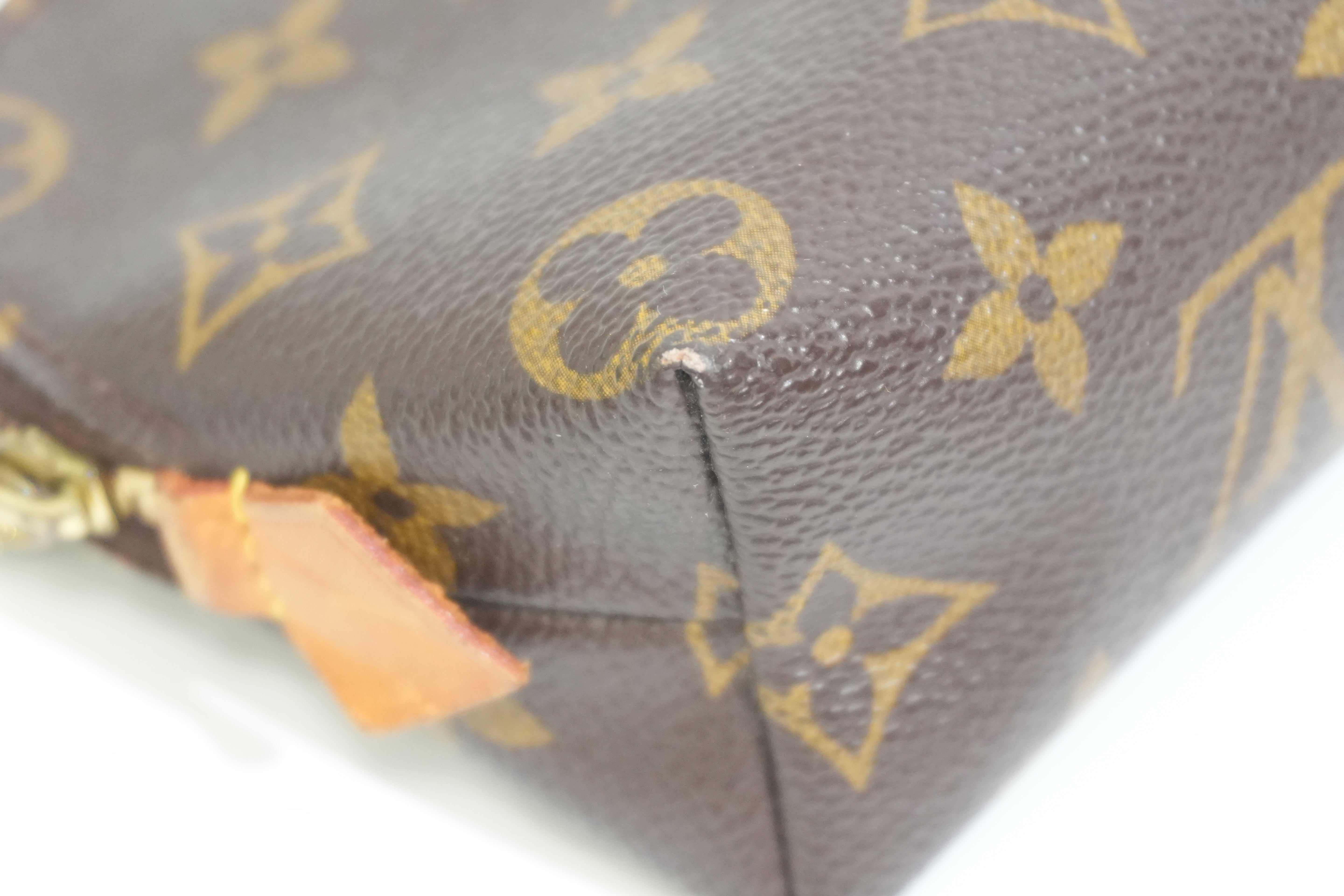 Pre-owned Louis Vuitton Monogram Cosmetic Pouch