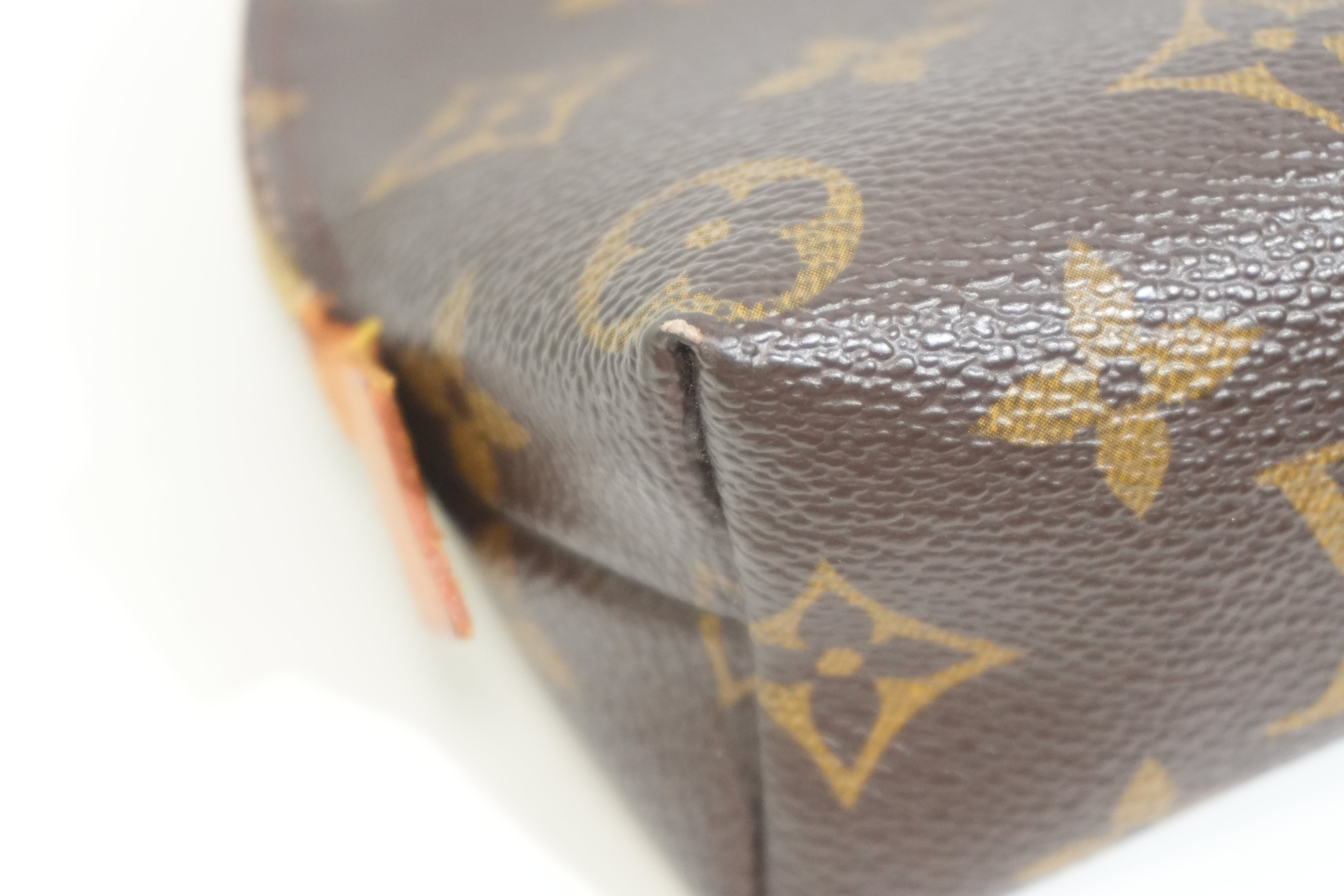 Pre-owned Louis Vuitton Monogram Cosmetic Pouch