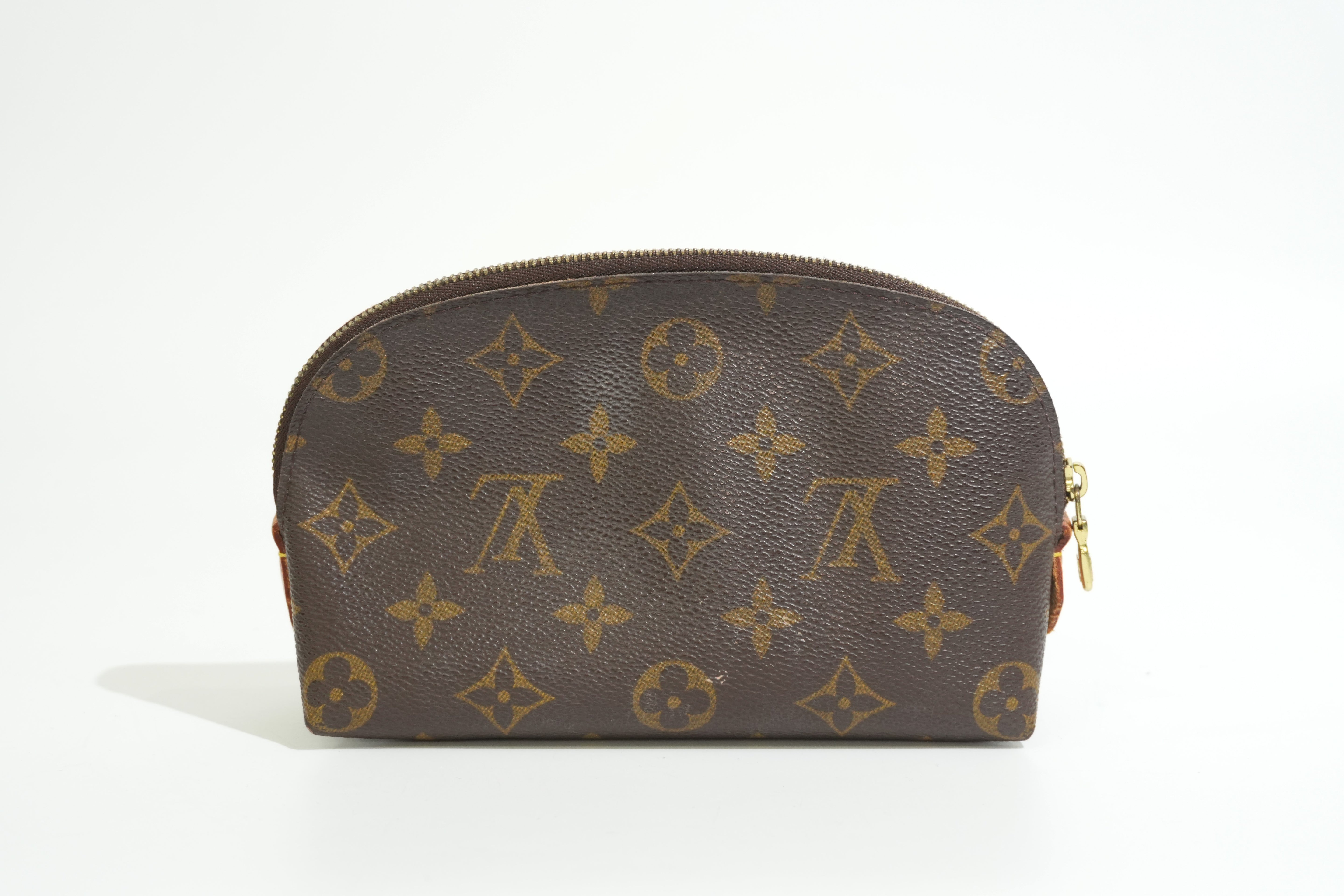 Pre-owned Louis Vuitton Monogram Cosmetic Pouch