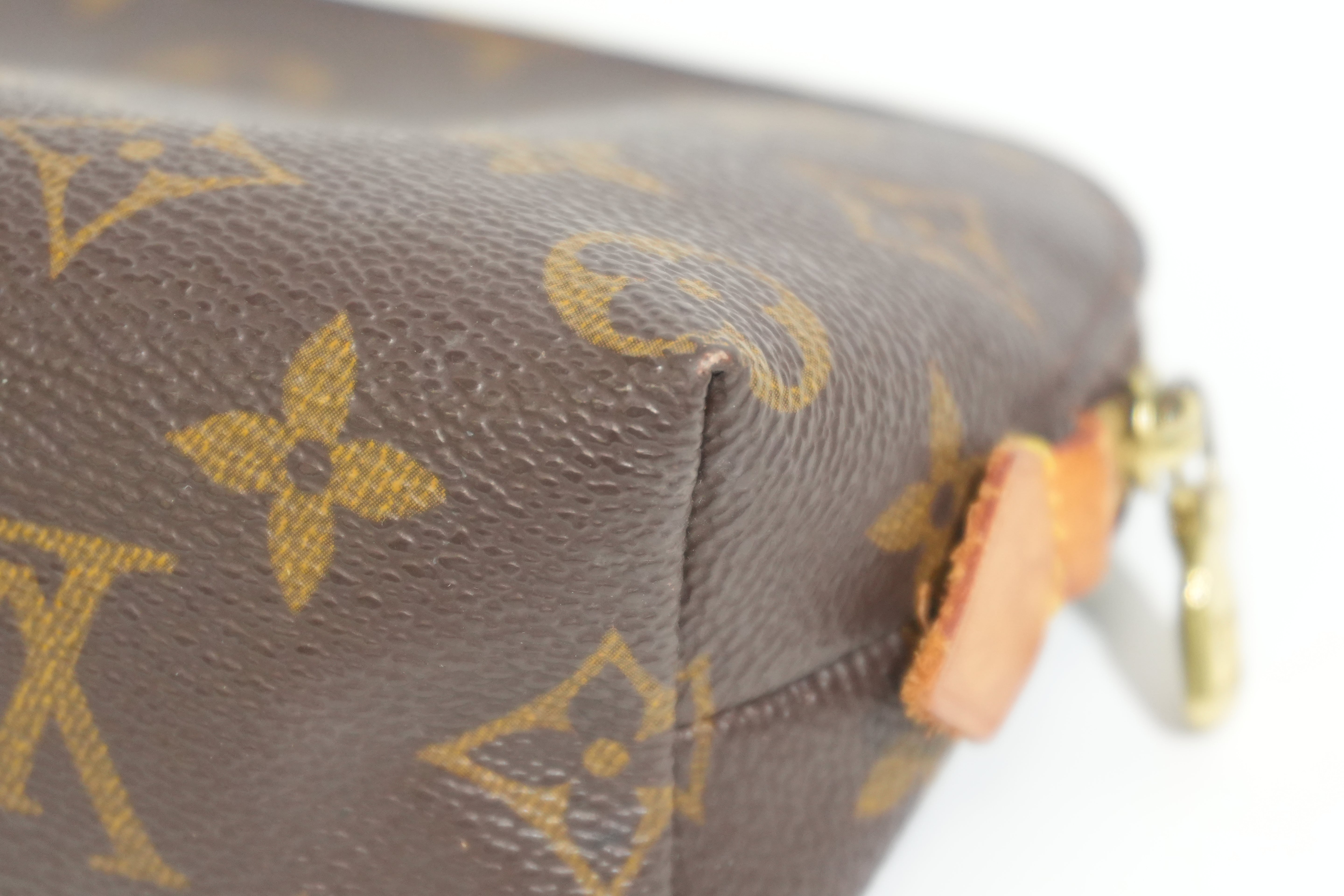 Pre-owned Louis Vuitton Monogram Cosmetic Pouch
