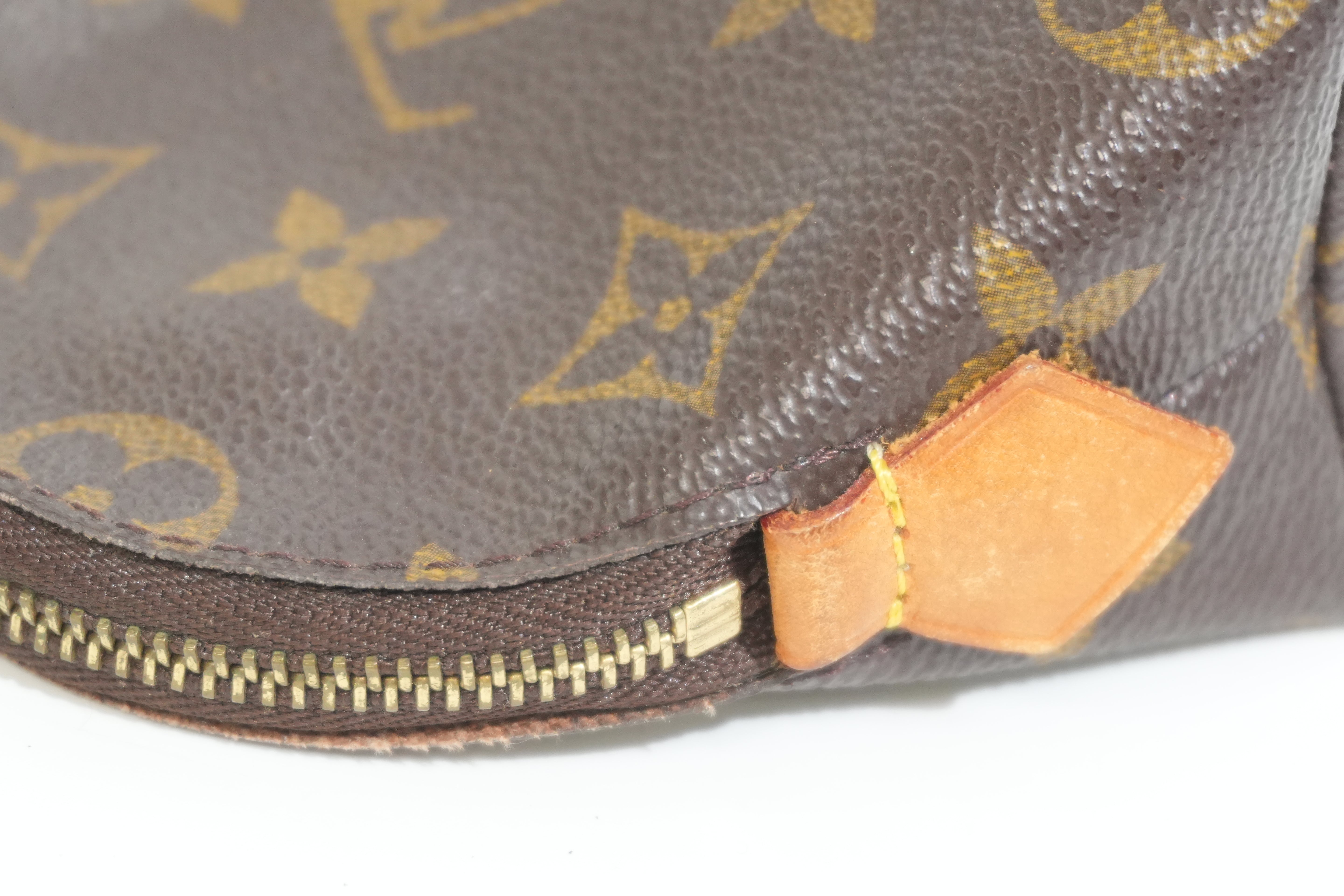 Pre-owned Louis Vuitton Monogram Cosmetic Pouch