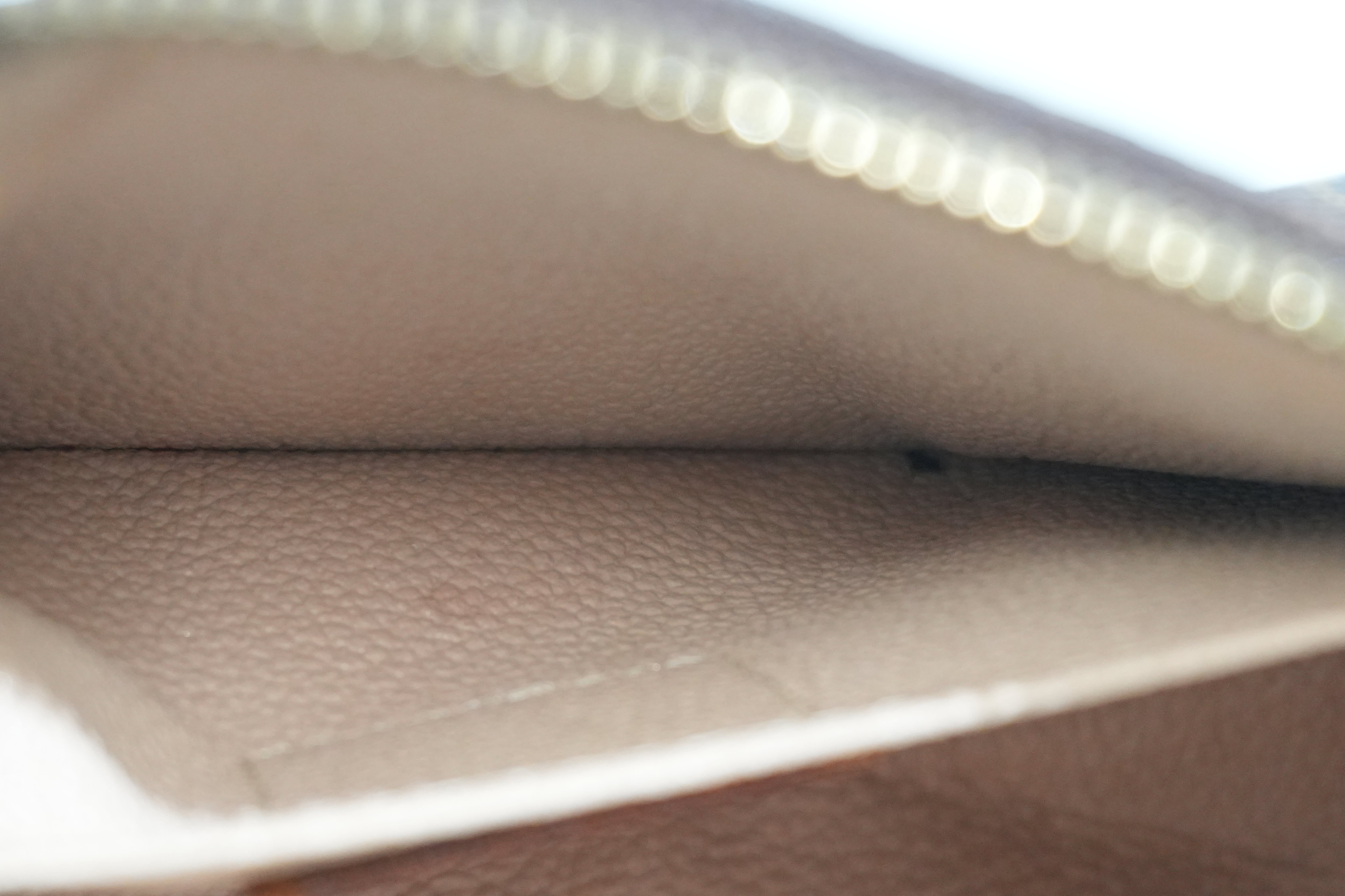 Pre-owned Louis Vuitton Monogram Cosmetic Pouch