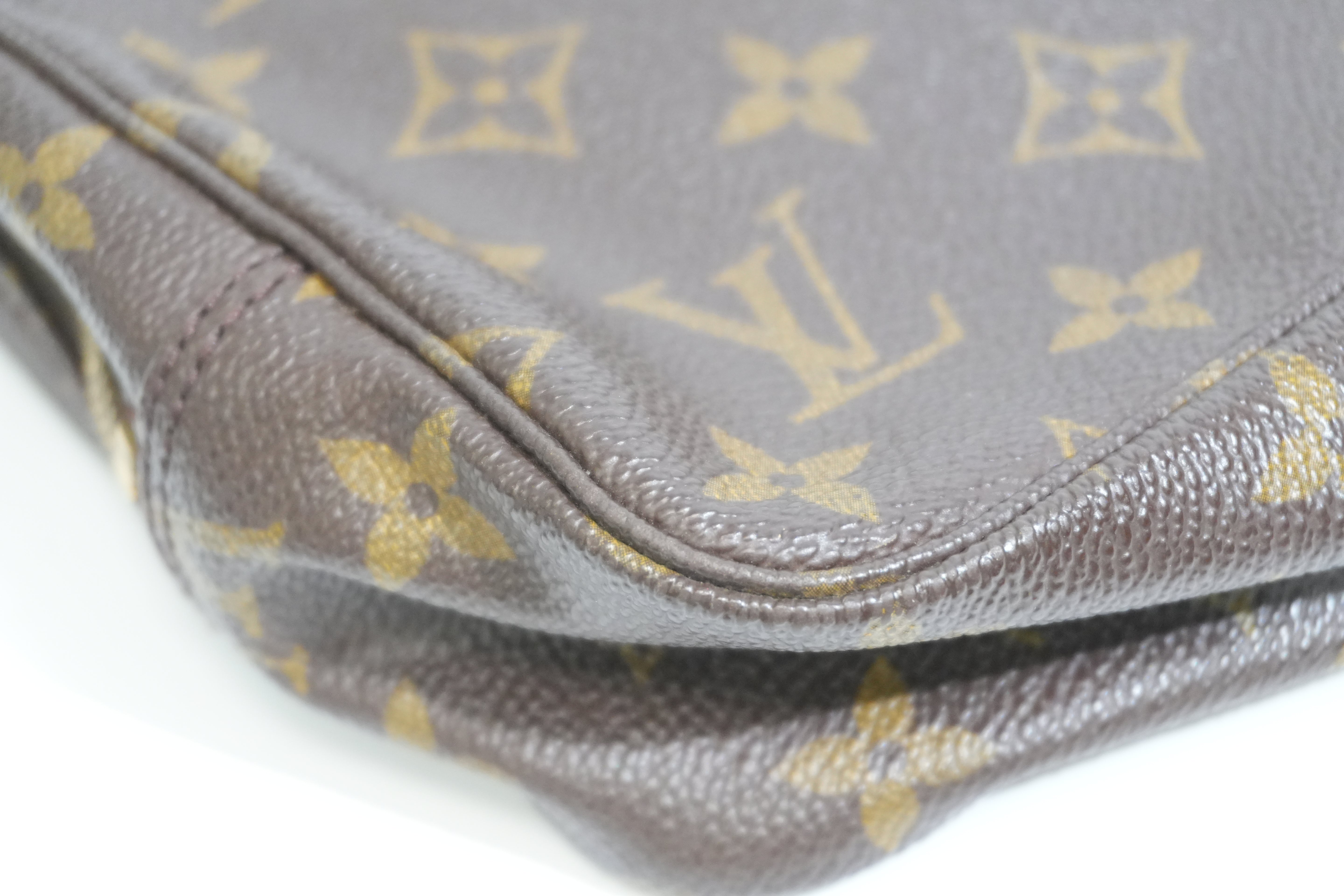 Pre-owned Louis Vuitton Monogram Trousse 23 Pouch