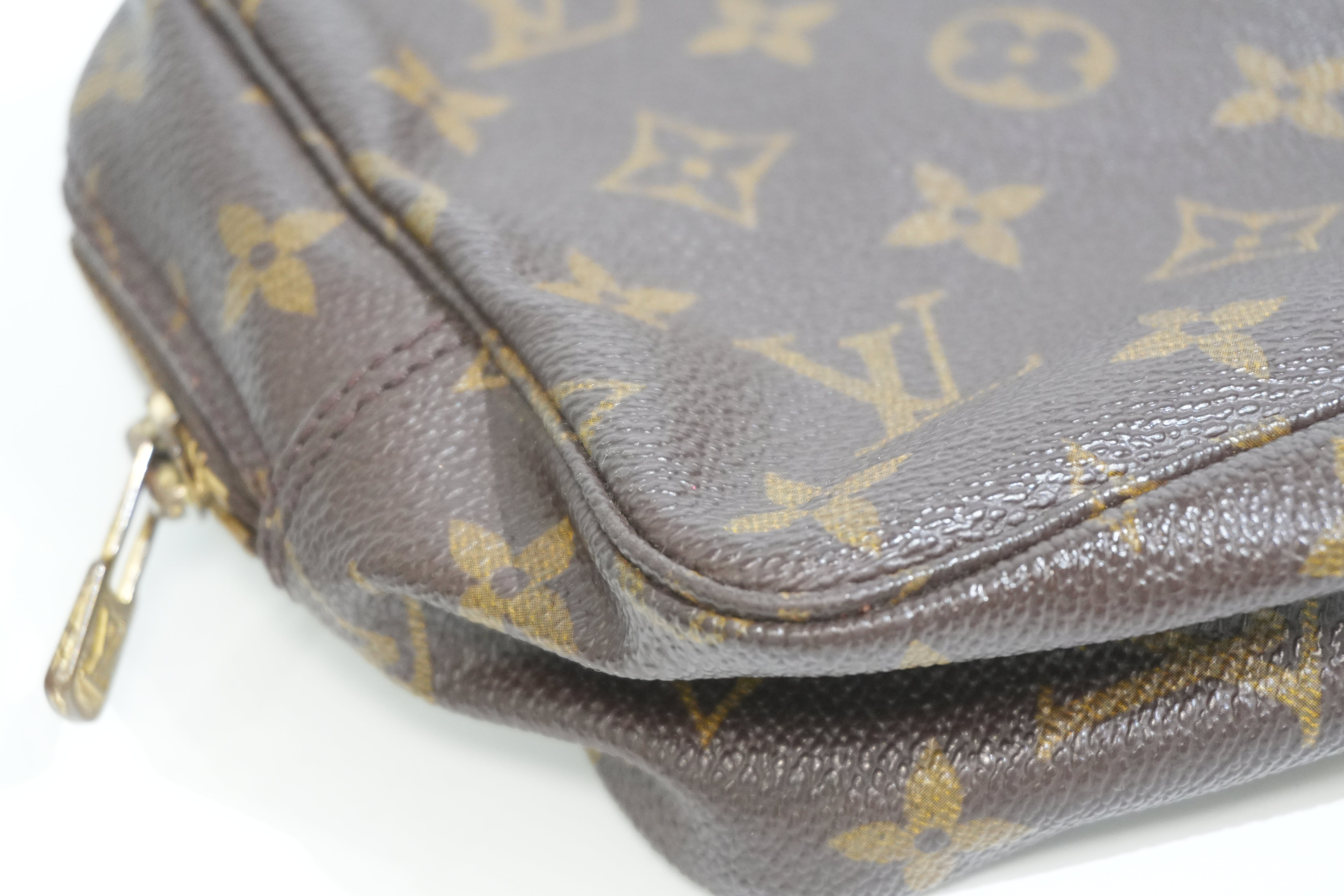 Pre-owned Louis Vuitton Monogram Trousse 23 Pouch