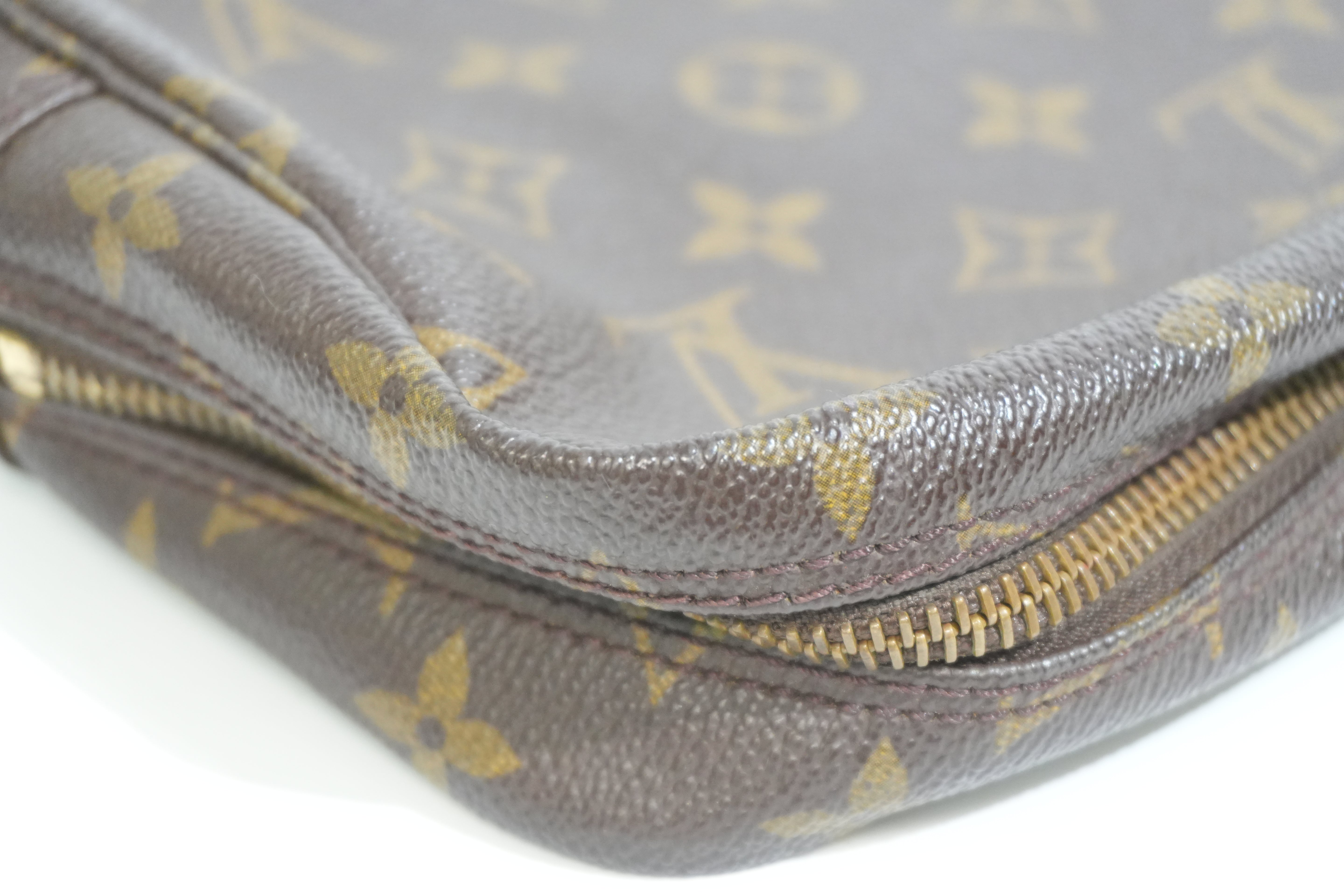 Pre-owned Louis Vuitton Monogram Trousse 23 Pouch