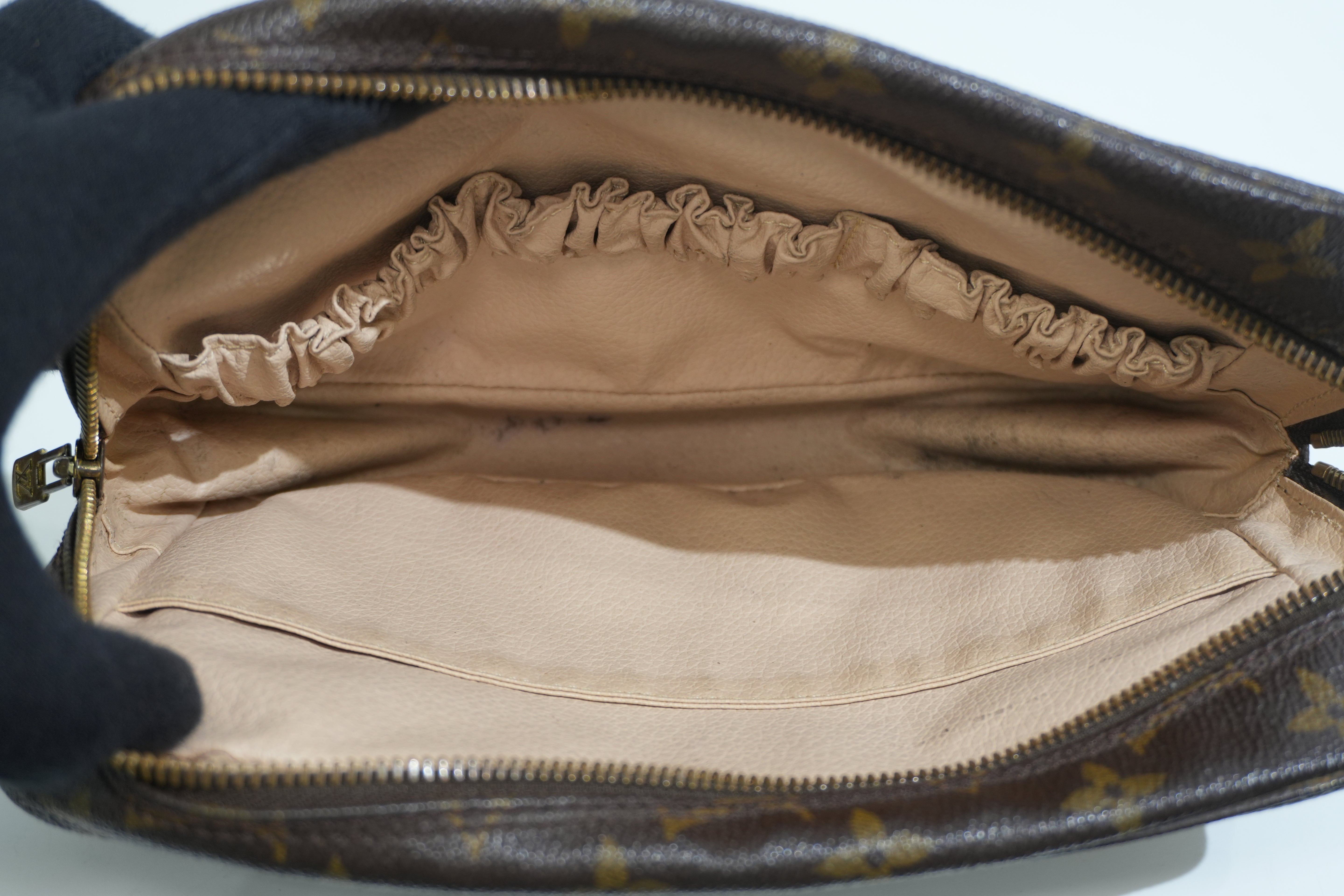 Pre-owned Louis Vuitton Monogram Trousse 23 Pouch