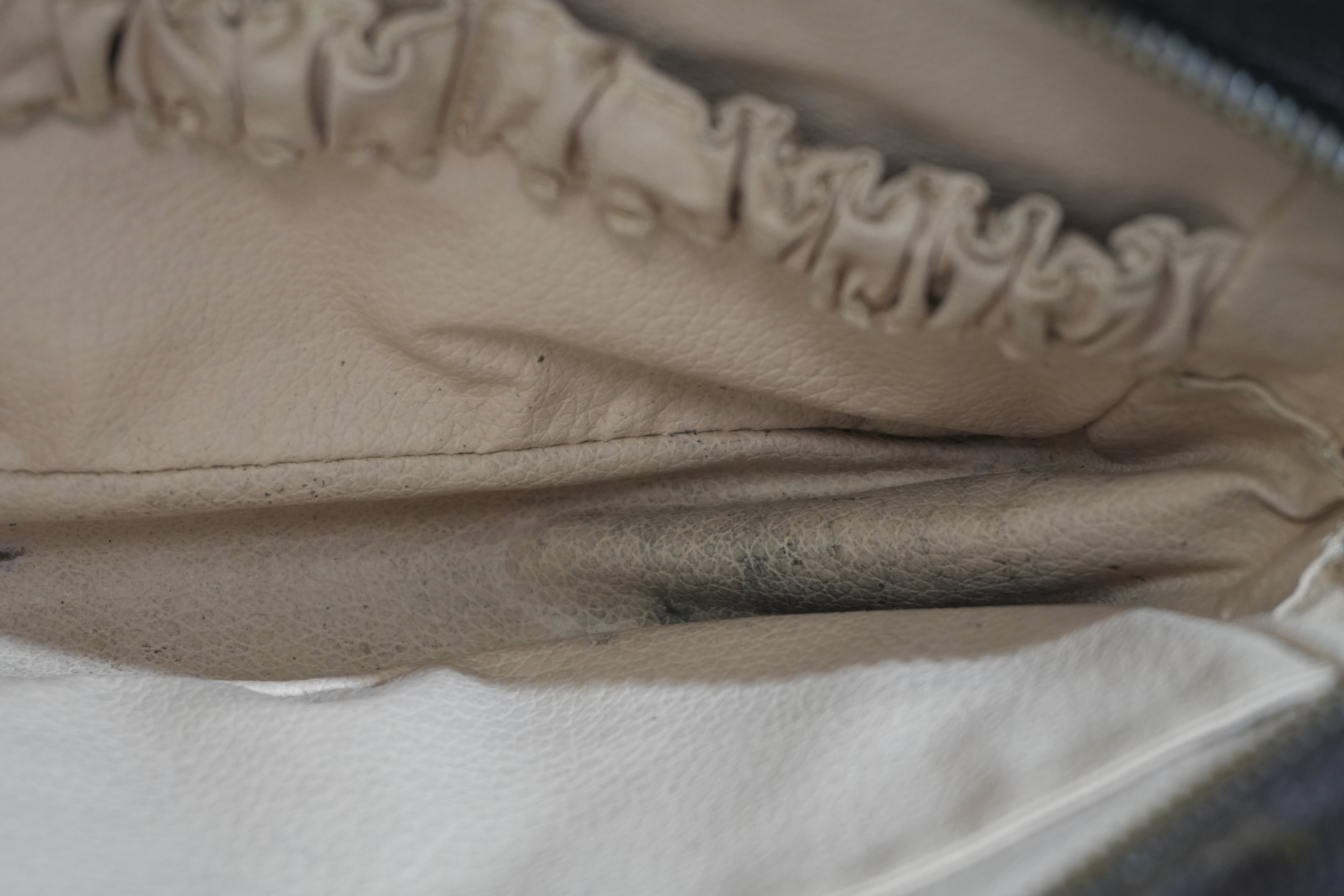 Pre-owned Louis Vuitton Monogram Trousse 23 Pouch