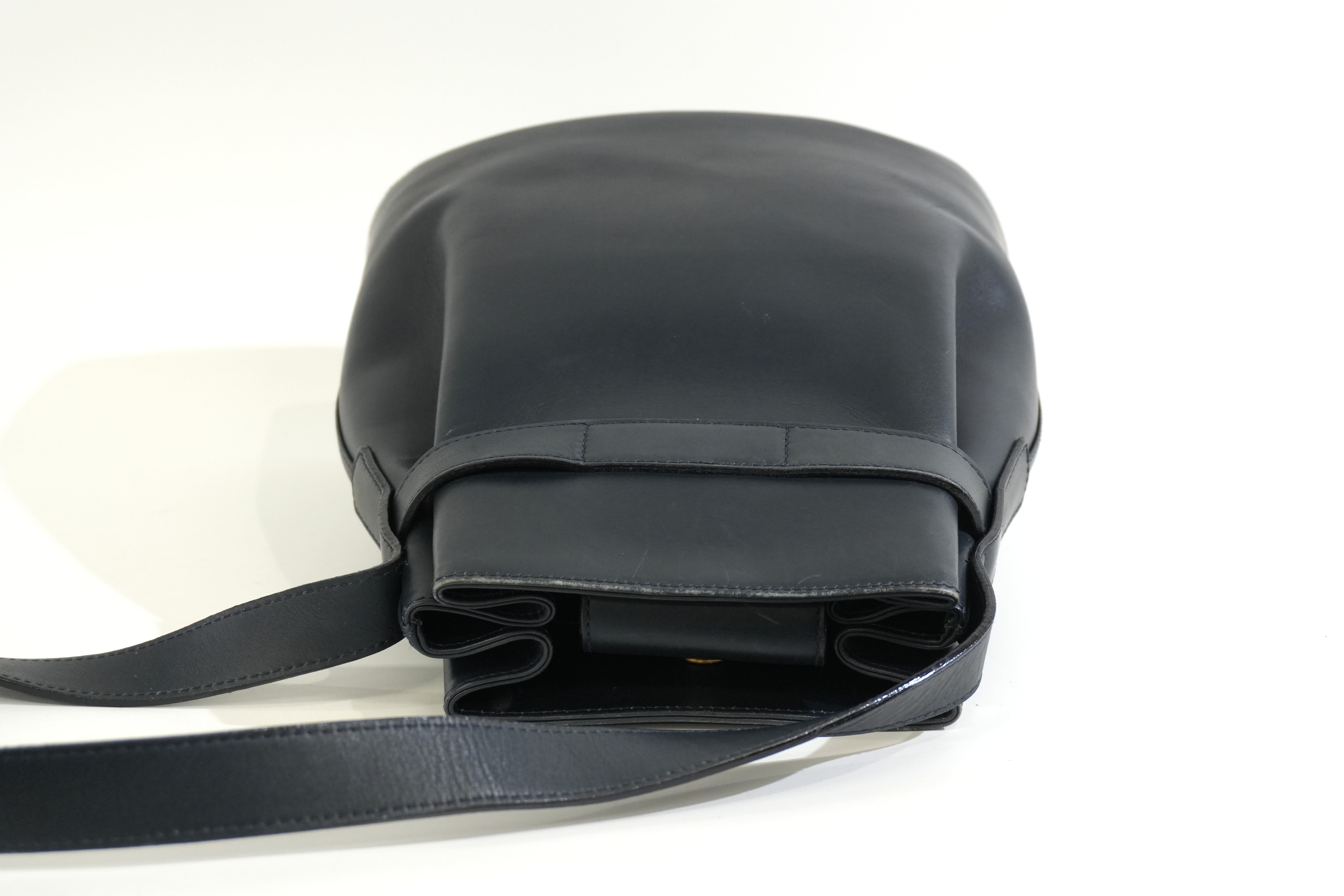 Pre-owned Ferragamo Bucket Shoulder Bag Navy Blue