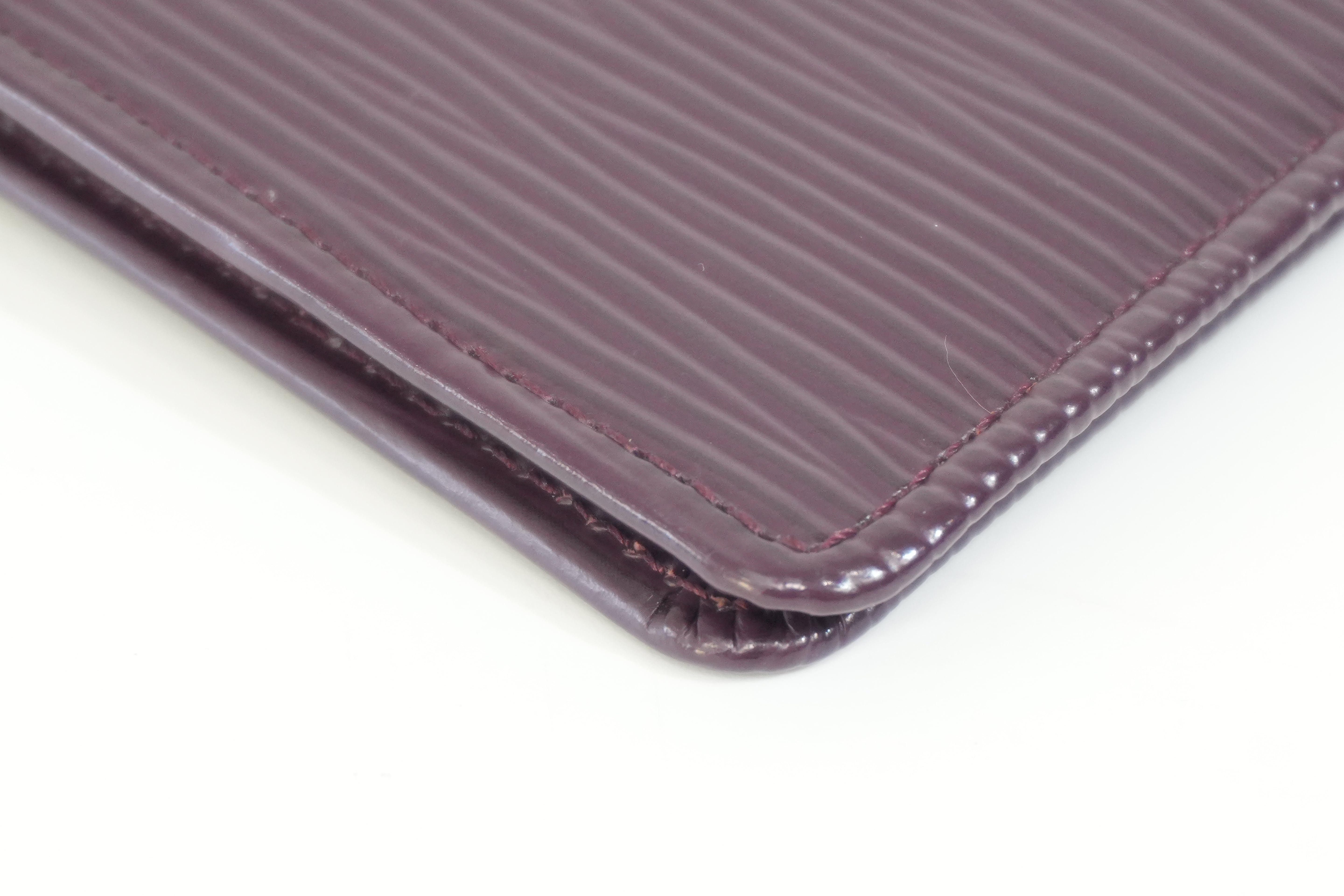 Pre-owned Louis Vuitton Epi Card Holder Purple