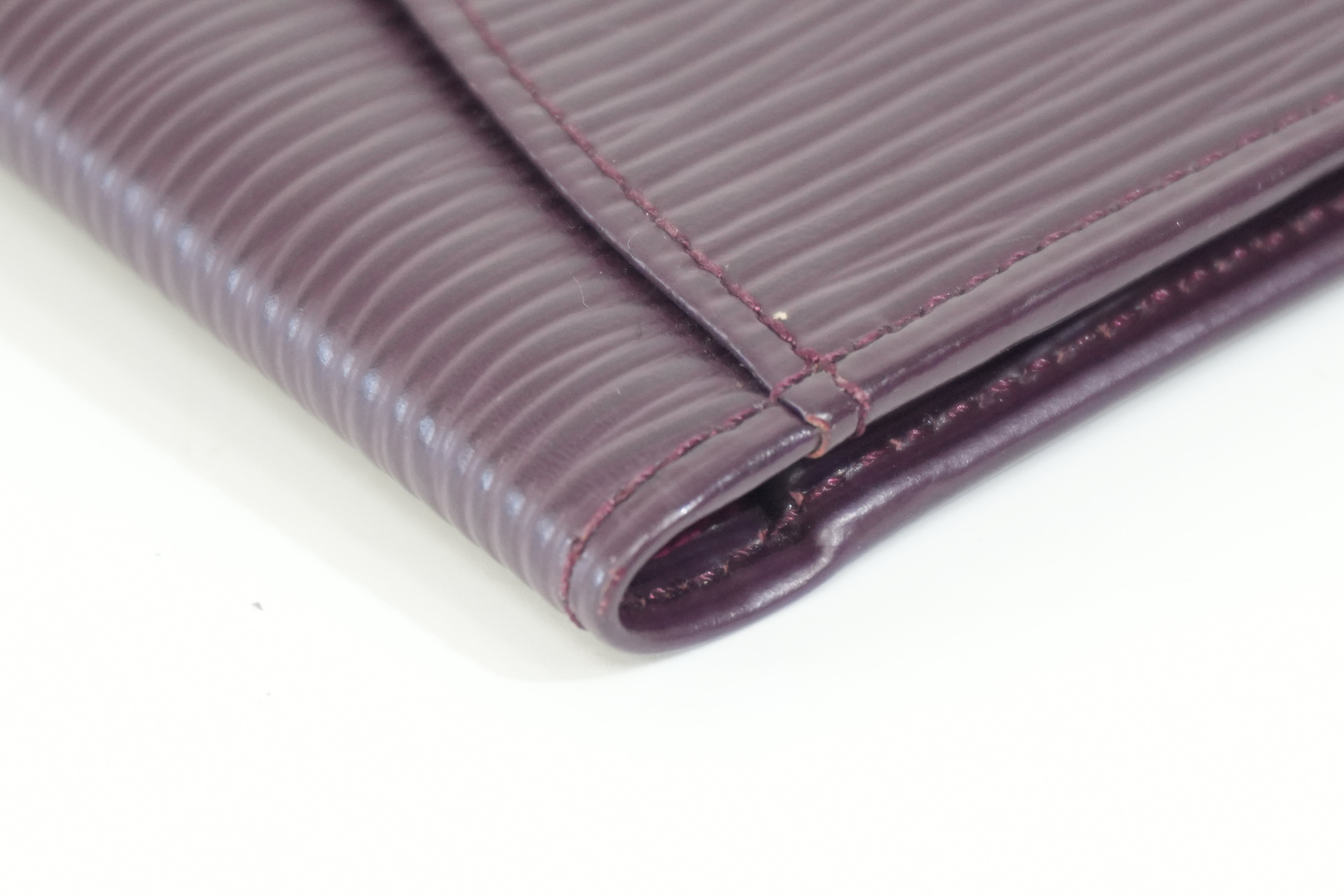 Pre-owned Louis Vuitton Epi Card Holder Purple