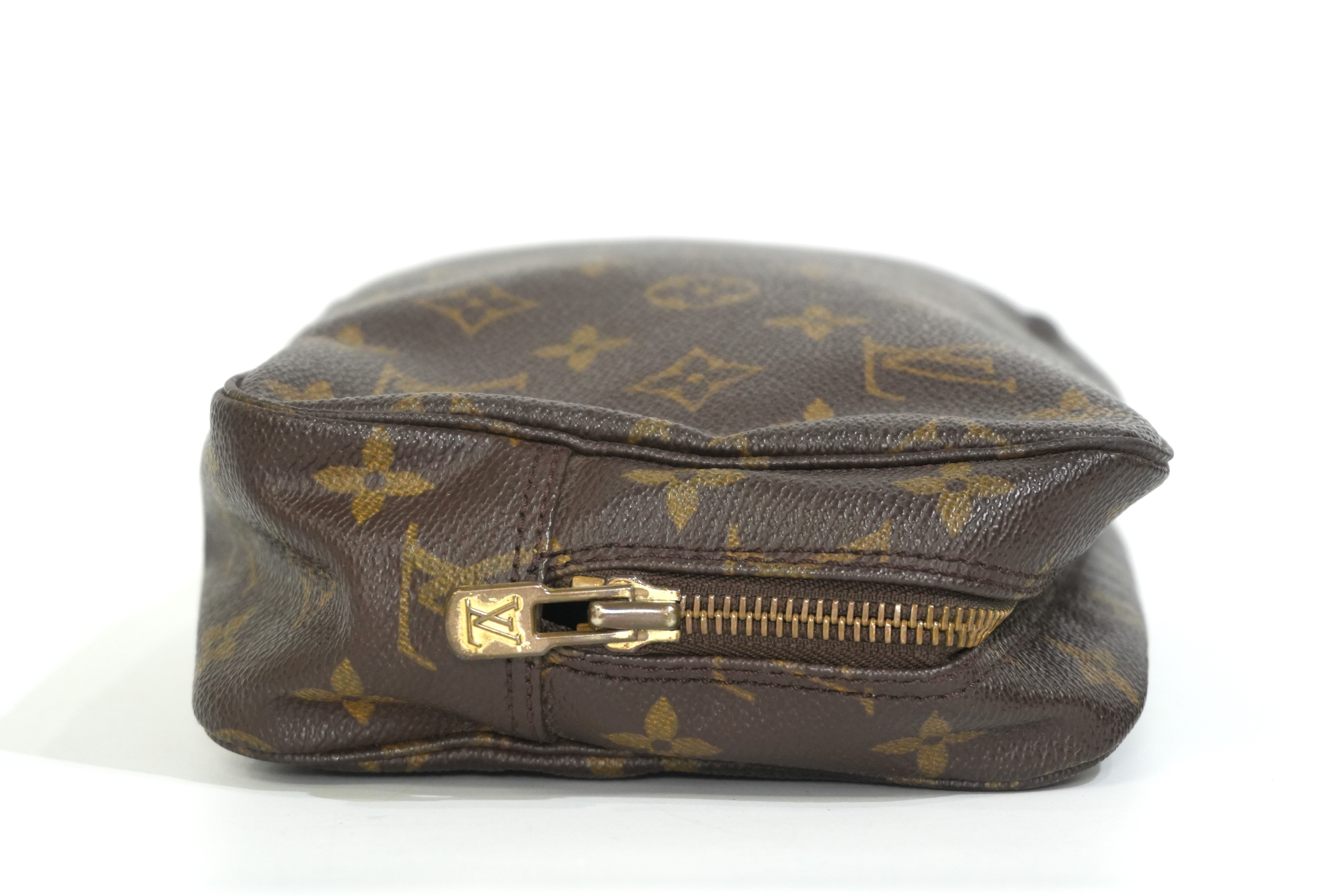 Pre-owned Louis Vuitton Monogram Trousse 23 Pouch
