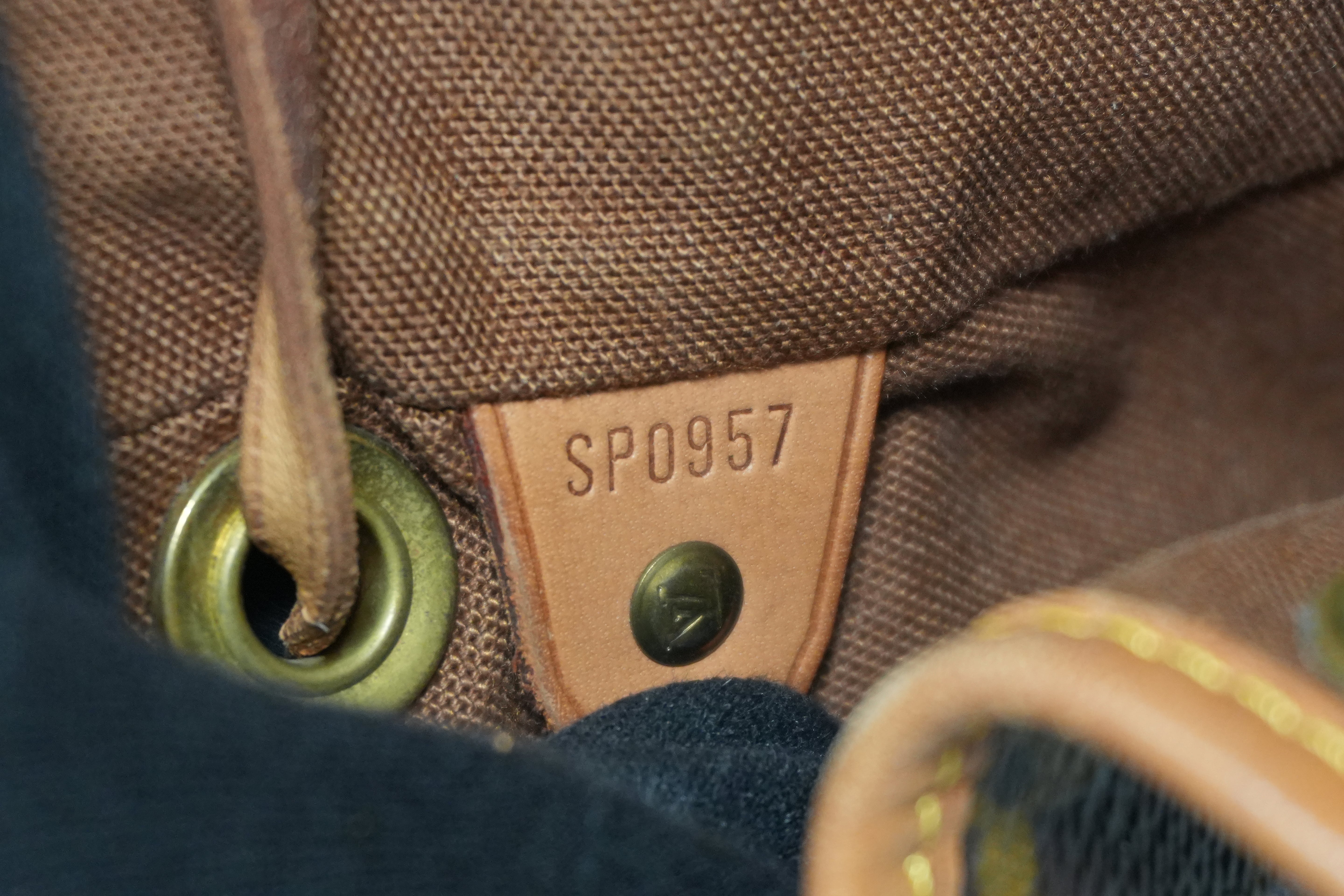 Pre-owned Louis Vuitton Monogram Montsouris PM Backpack