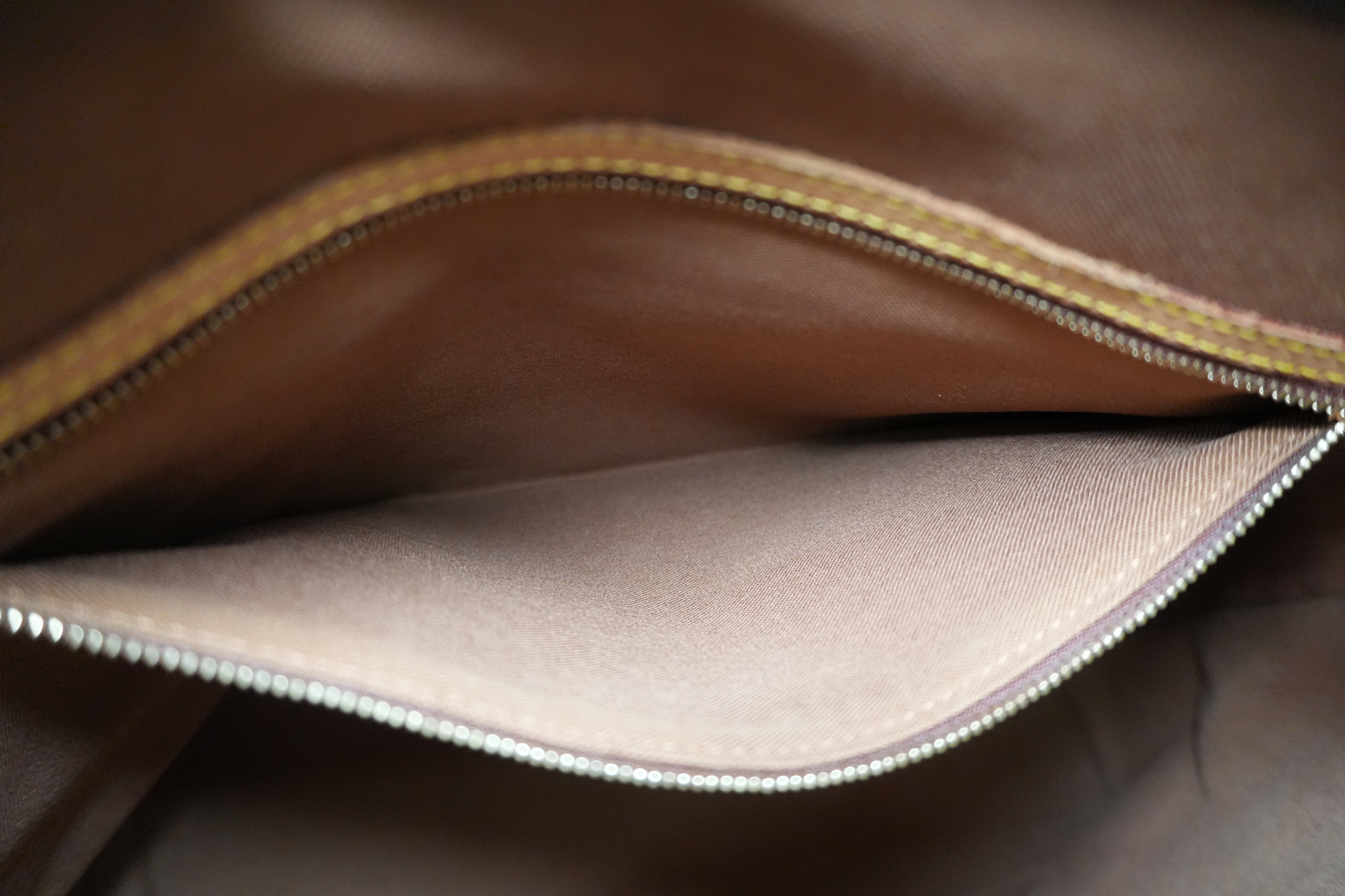 Pre-owned Louis Vuitton Monogram Cabas Mezzo Tote Bag