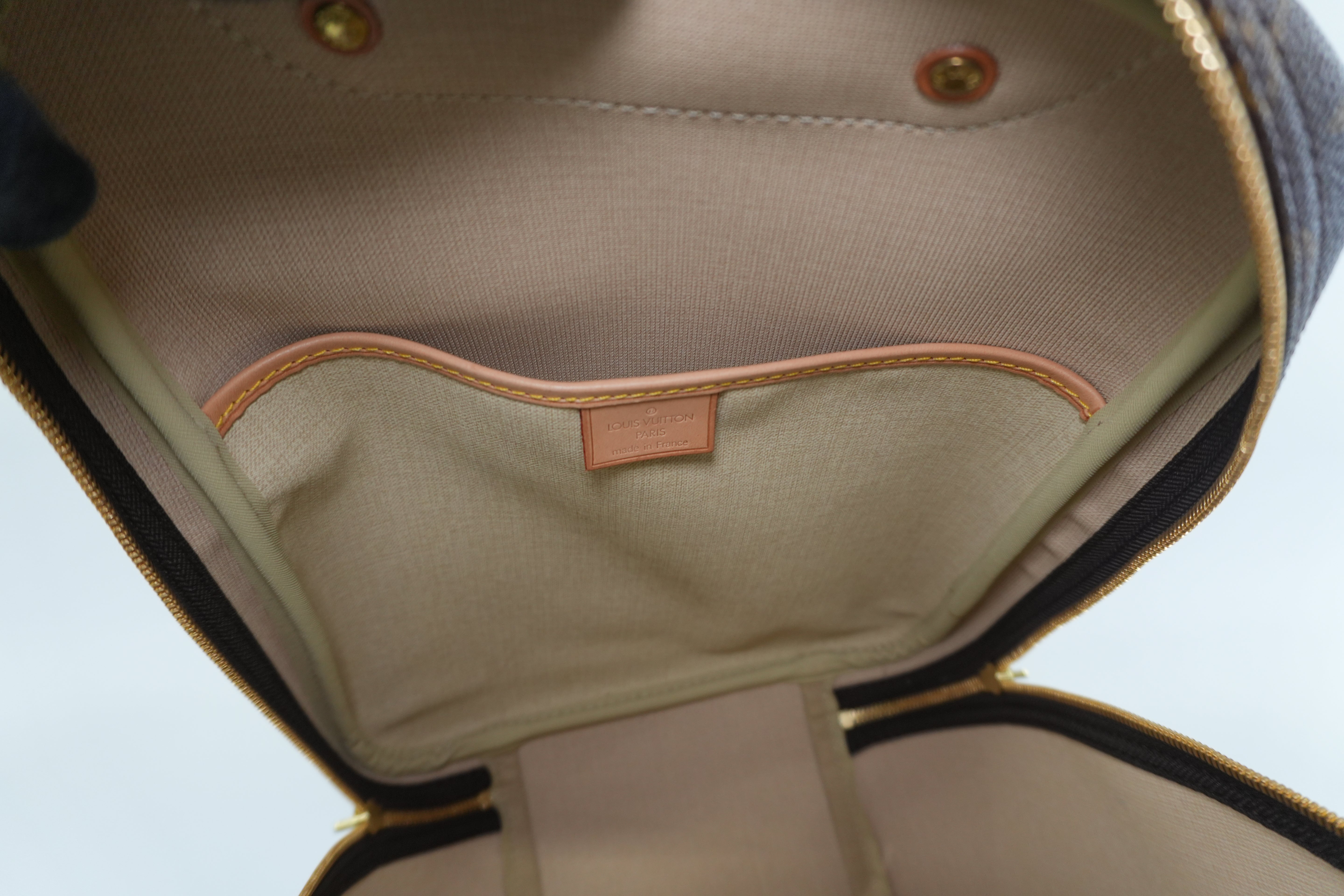 Louis Vuitton Monogram Excursion Sports Handbag Used