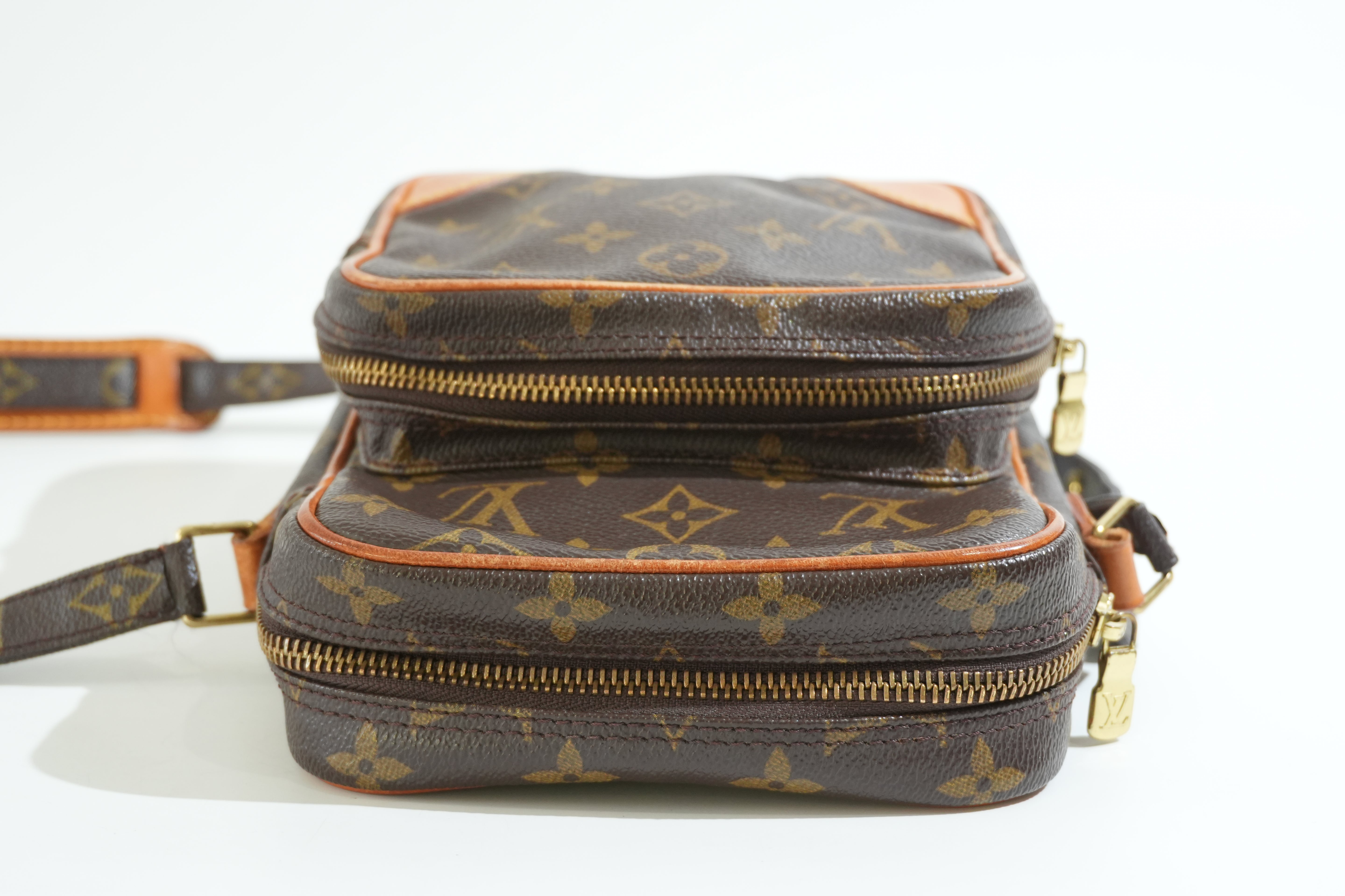 Pre-owned Louis Vuitton Monogram Amazon Crossbody Bag