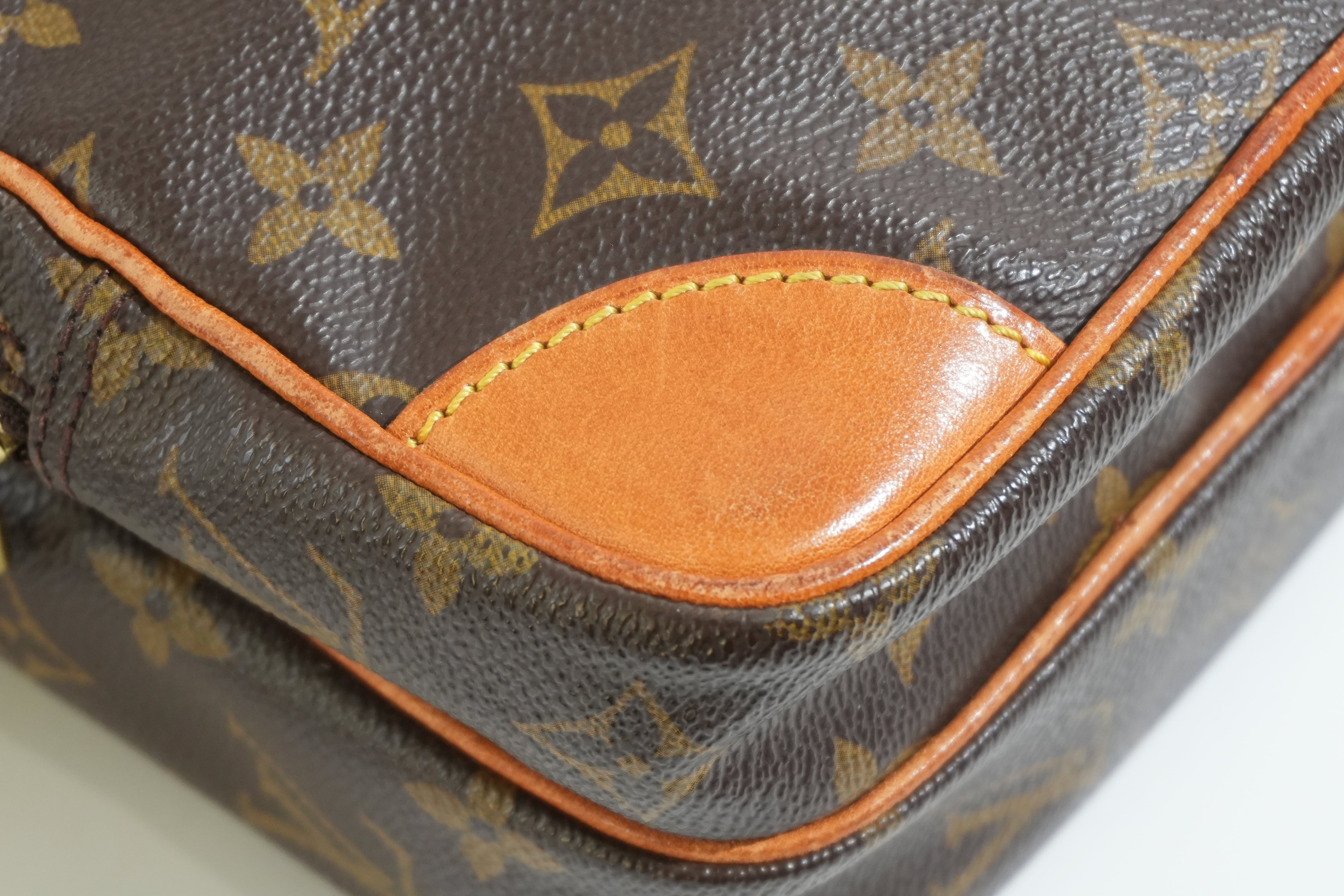 Pre-owned Louis Vuitton Monogram Amazon Crossbody Bag