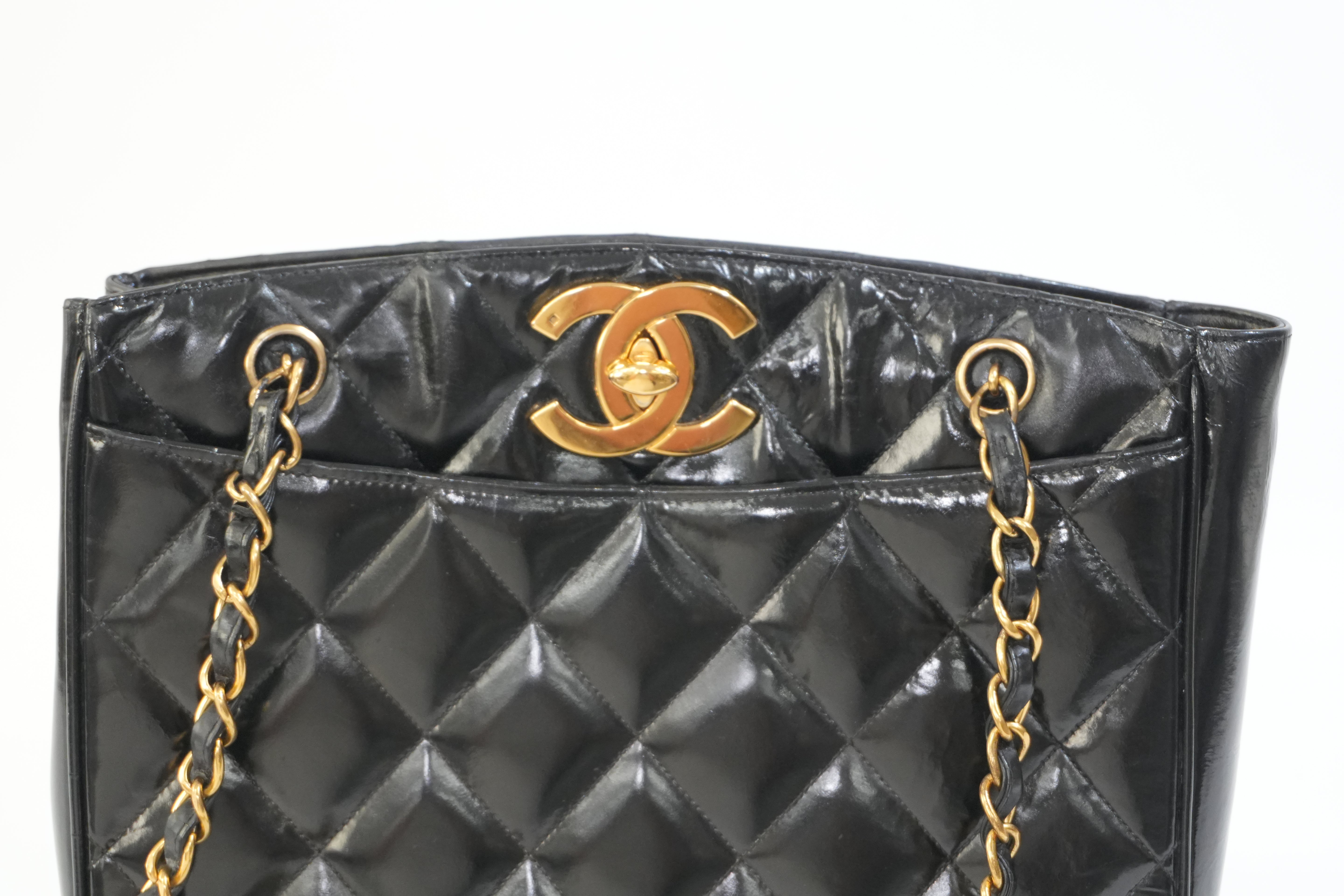 Pre-owned Chanel Patent Lambskin Leather Quilted Tote Bag Black