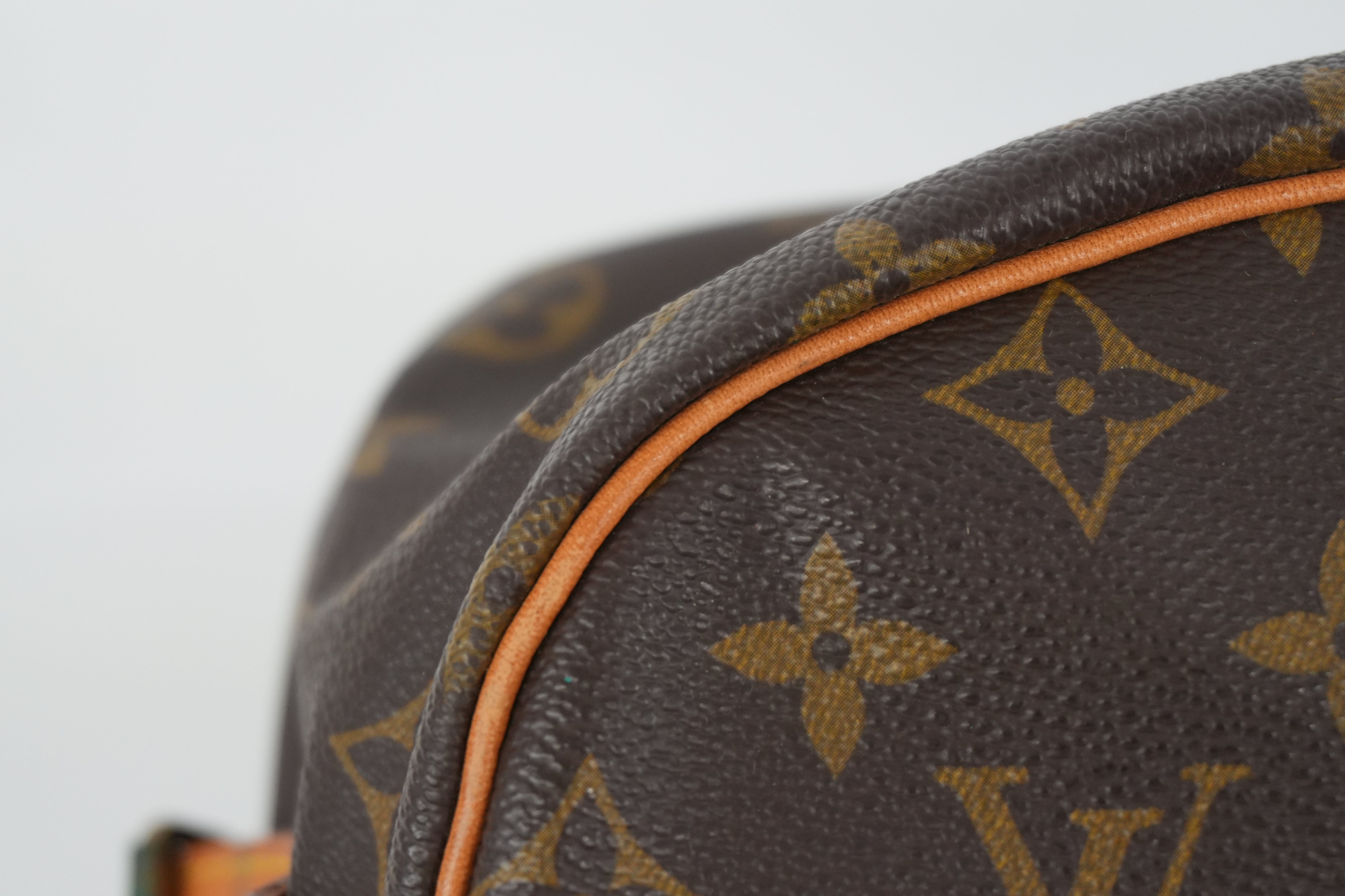 Louis Vuitton Monogram Saumur 35 Shoulder Bag Used