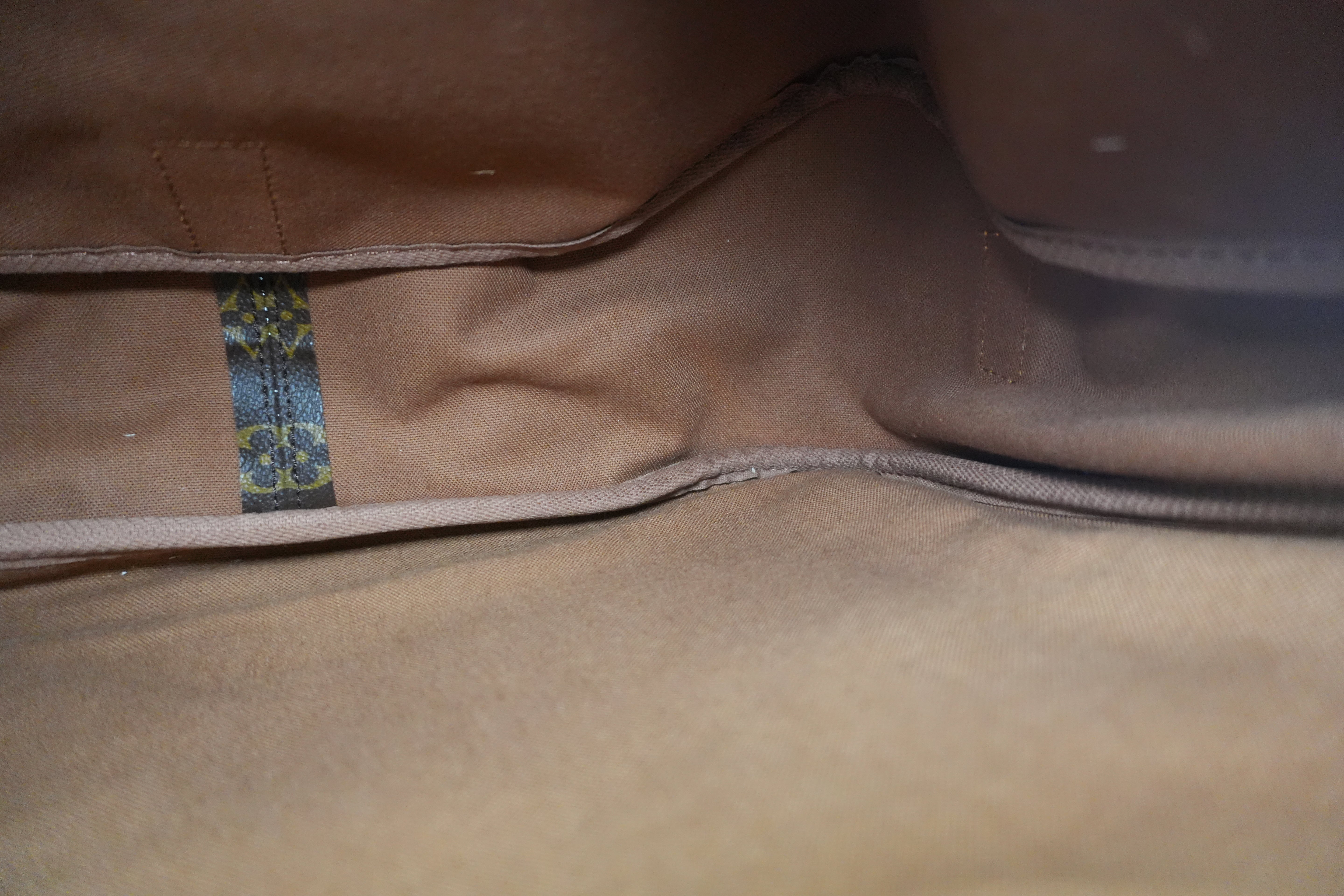 Louis Vuitton Monogram Saumur 35 Shoulder Bag Used