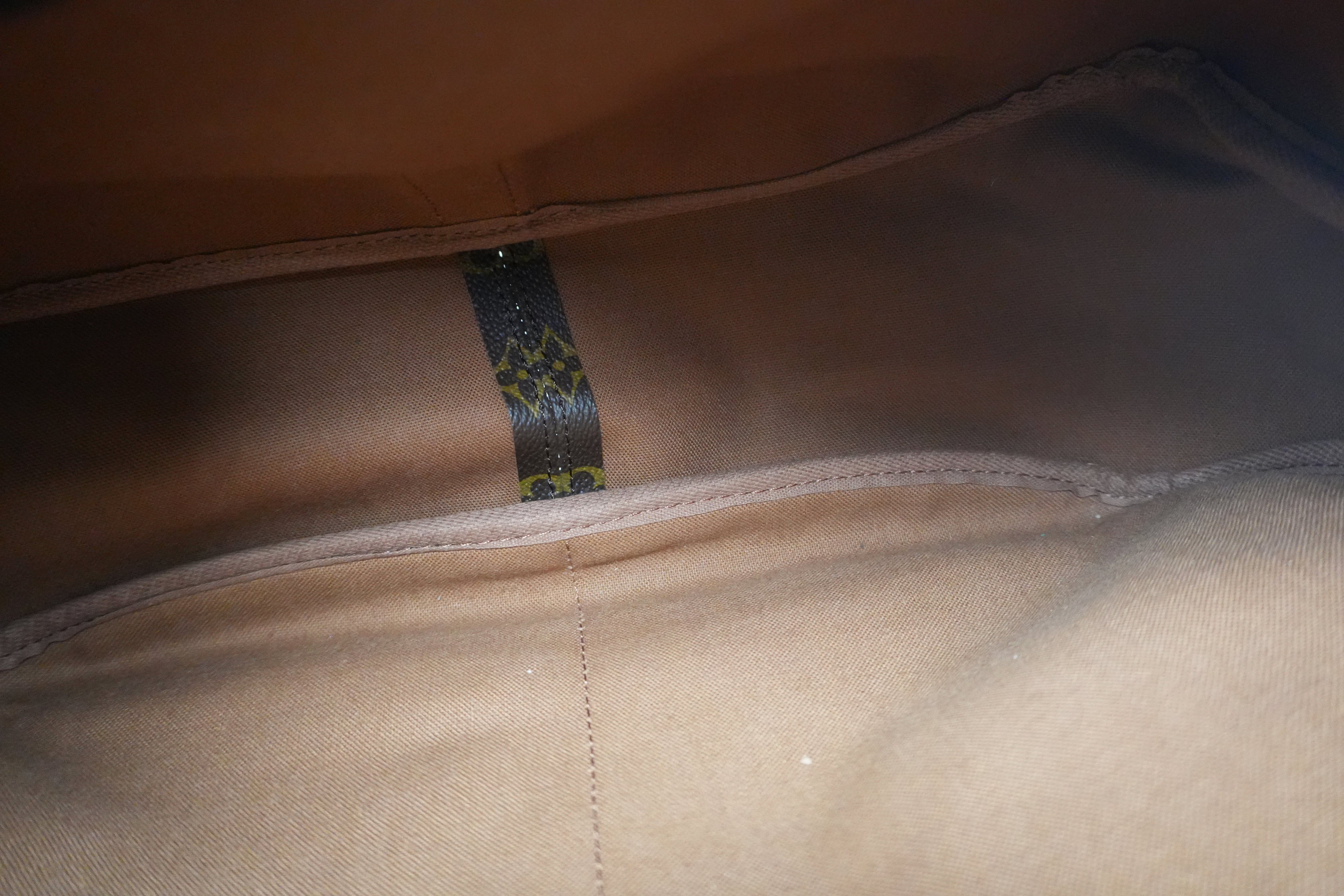 Louis Vuitton Monogram Saumur 35 Shoulder Bag Used