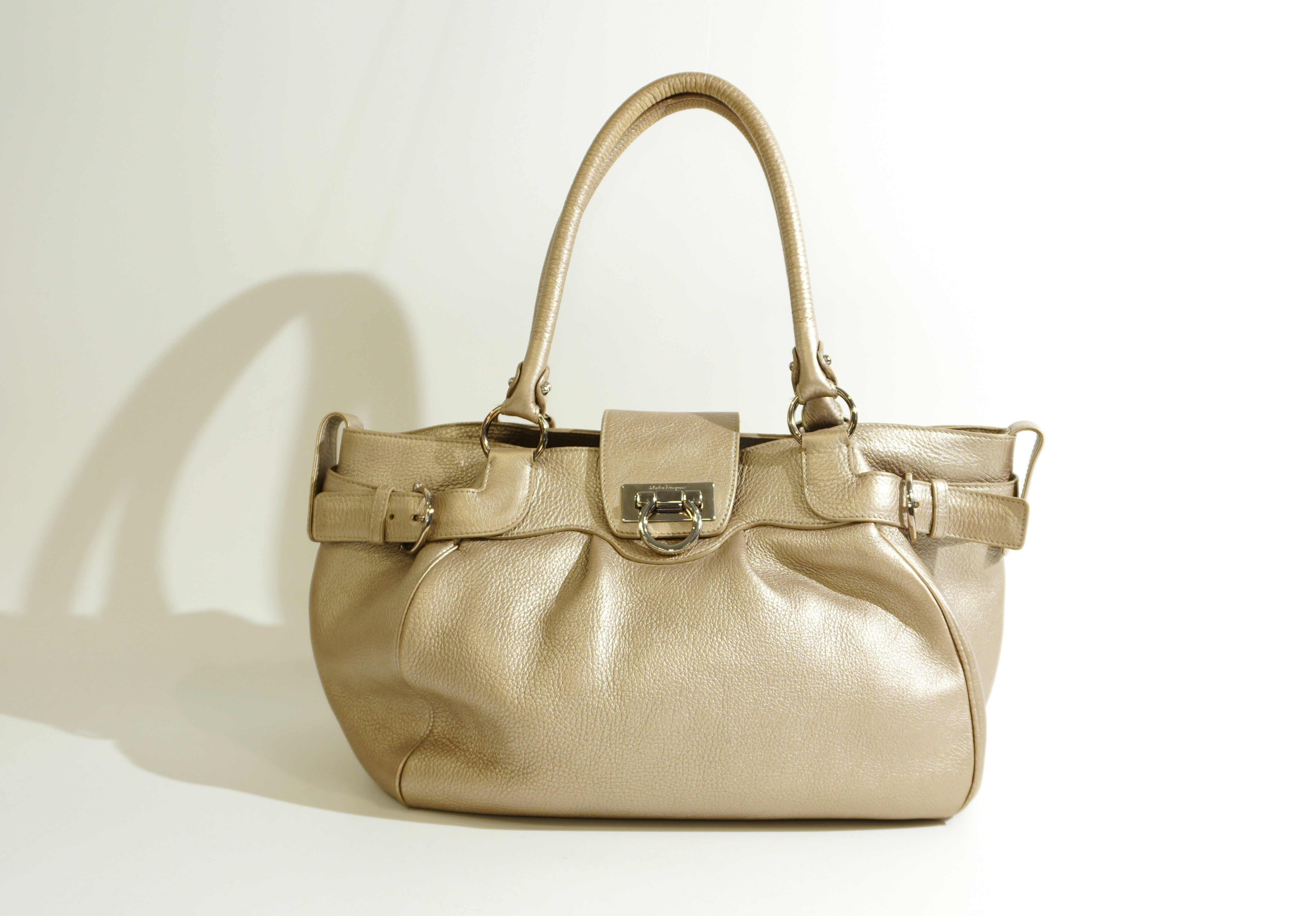 Pre-owned Ferragamo Handbag Metallic Gold