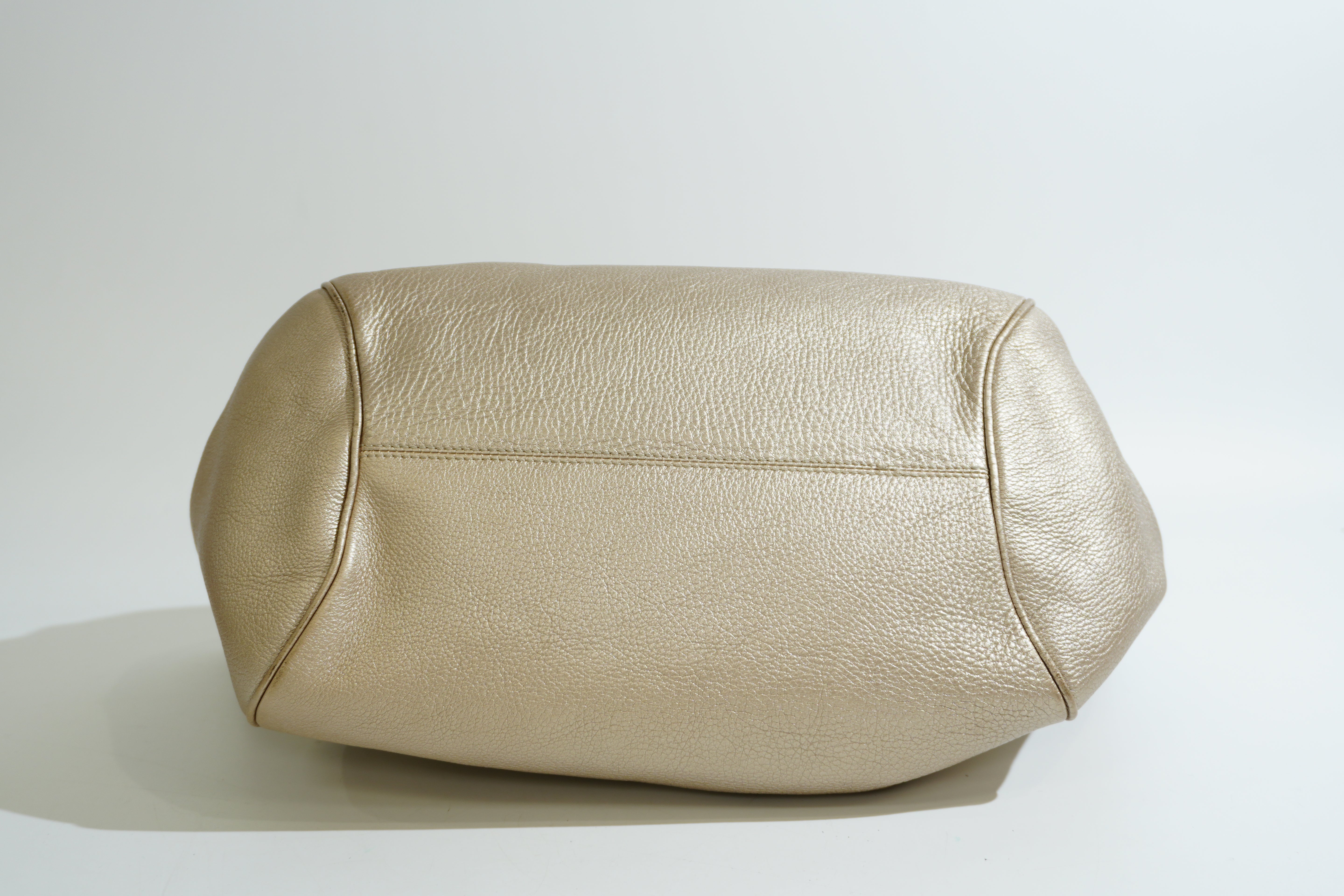 Pre-owned Ferragamo Handbag Metallic Gold