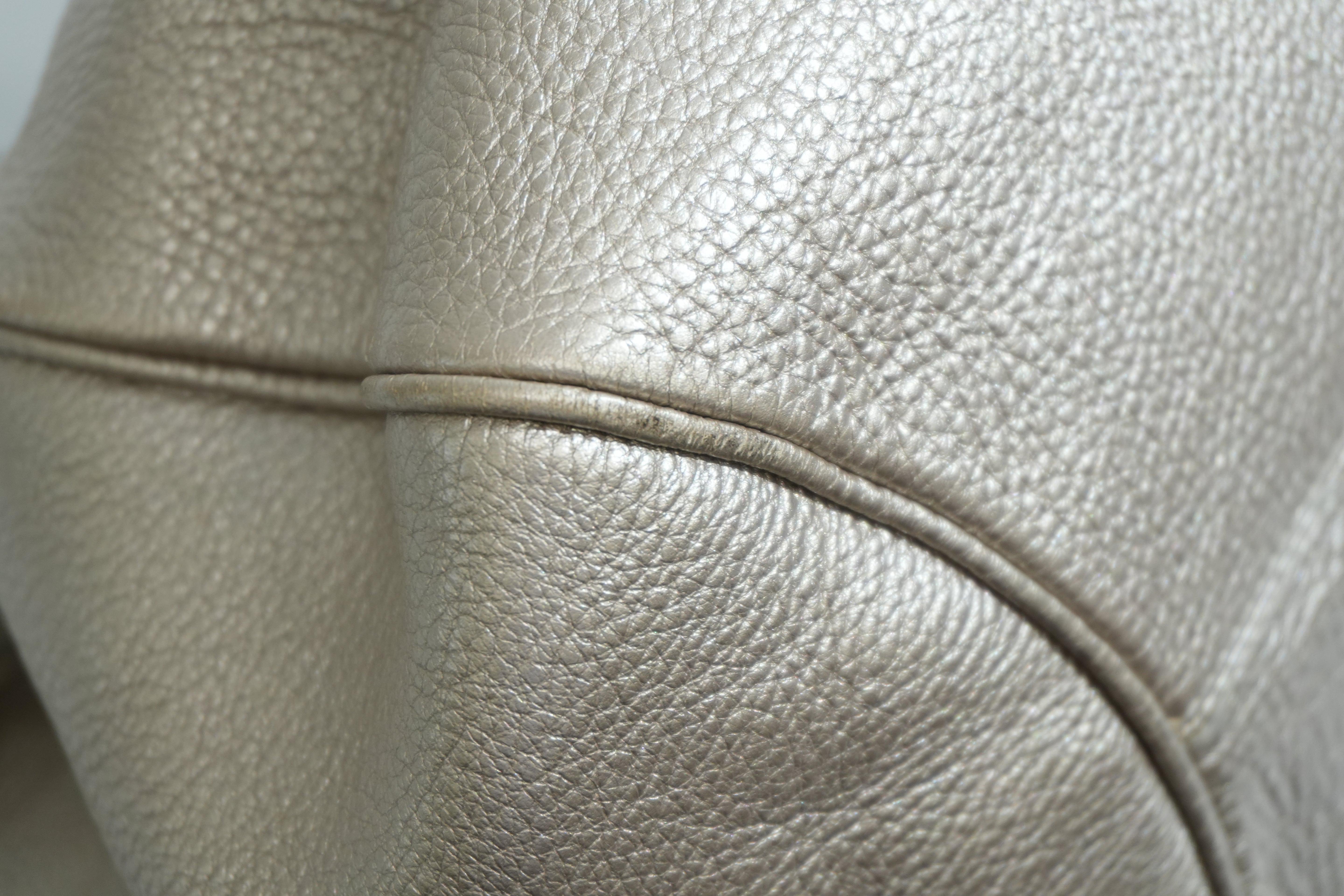 Pre-owned Ferragamo Handbag Metallic Gold