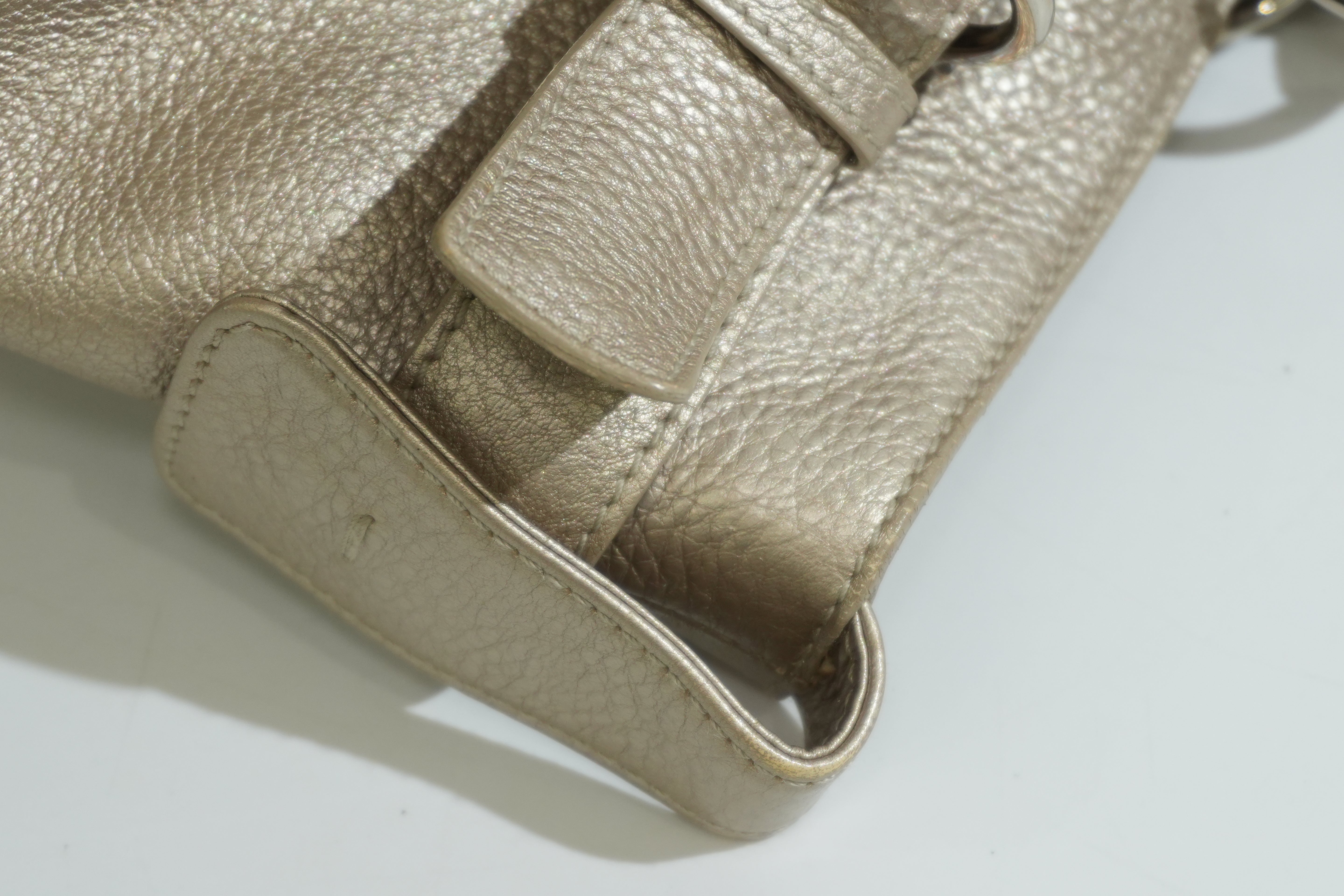 Pre-owned Ferragamo Handbag Metallic Gold