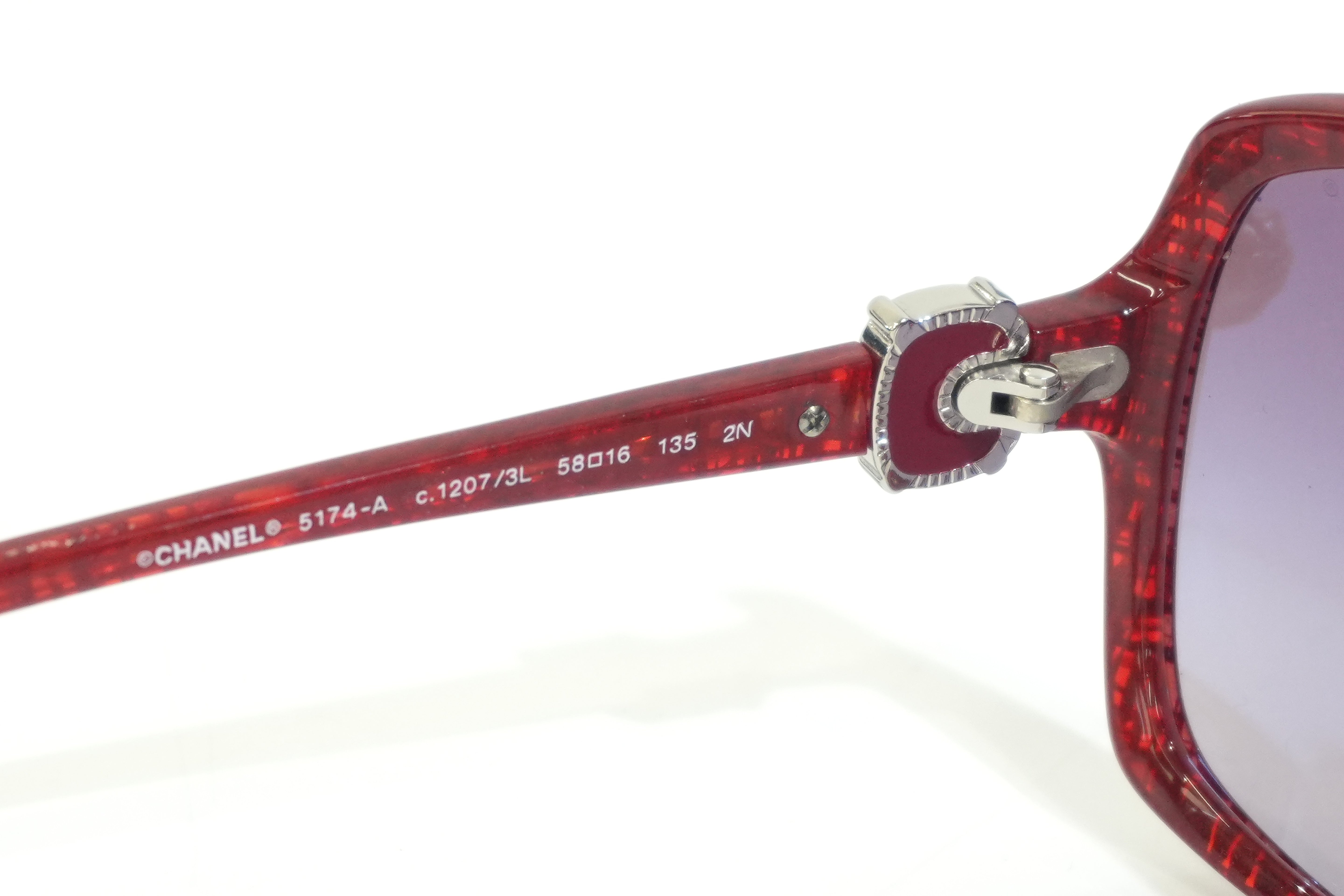 Pre-owned Chanel Sunglasses Red
