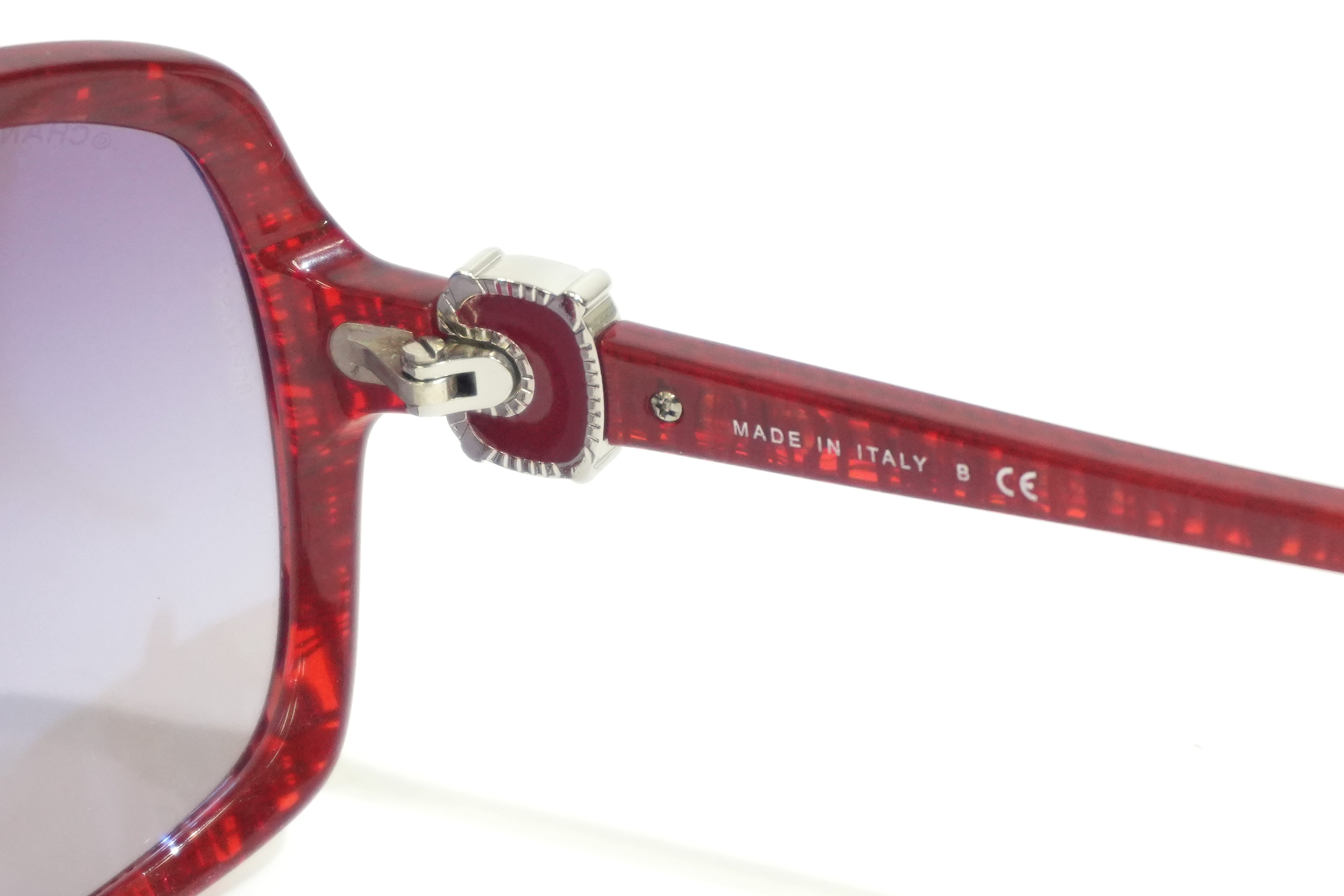 Pre-owned Chanel Sunglasses Red