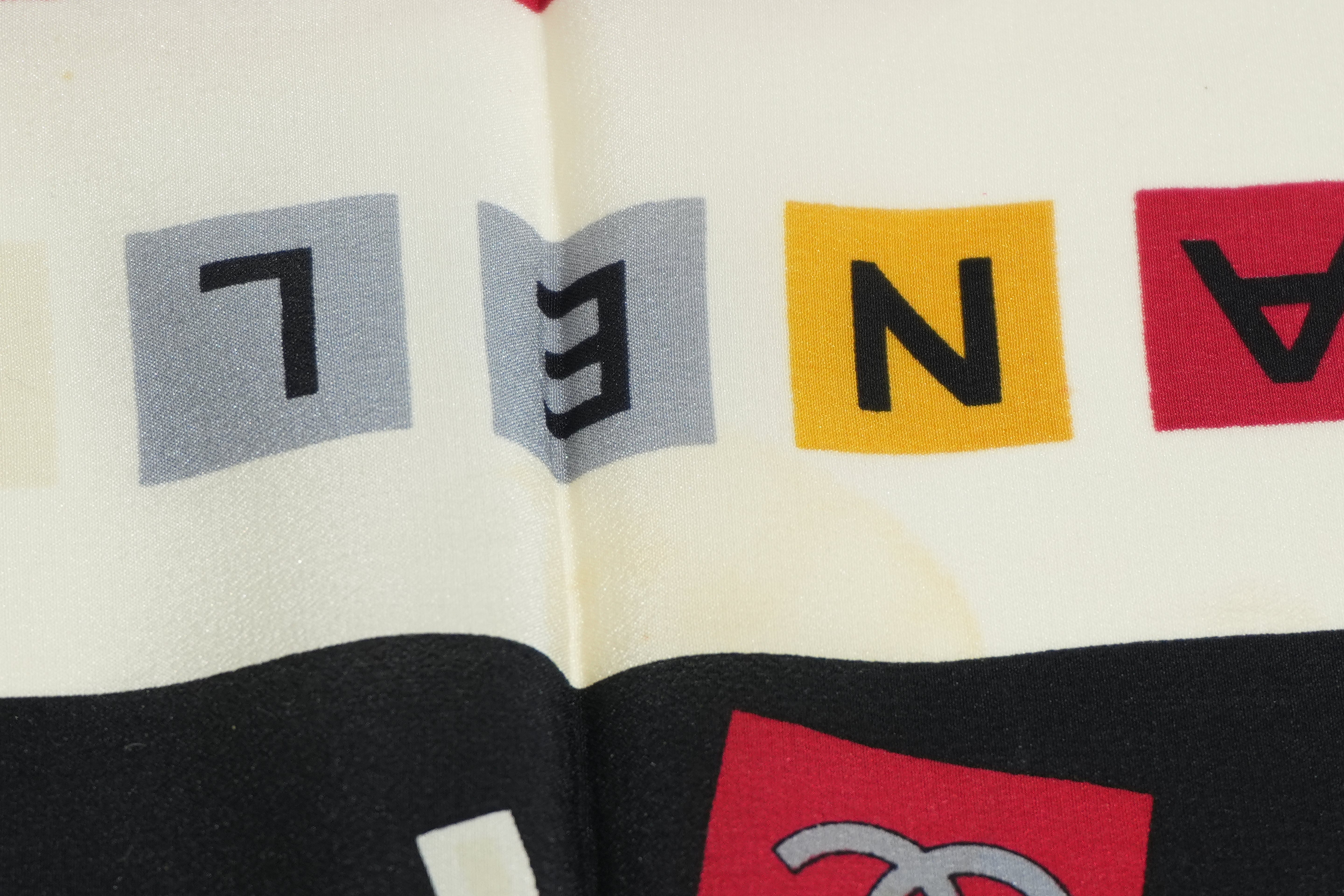 Pre-owned Chanel Scarf Multicolor
