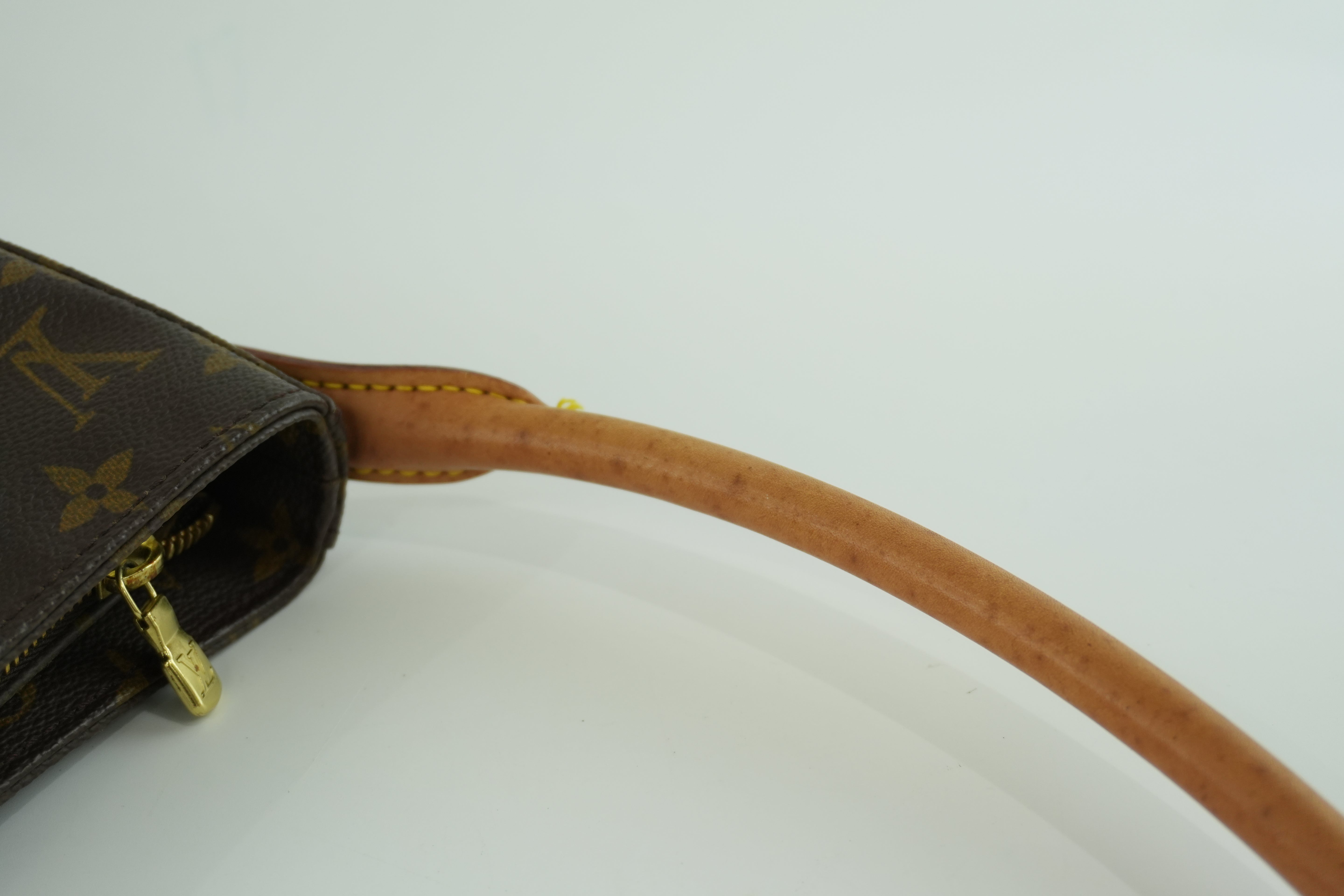 Pre-owned Louis Vuitton Monogram Looping GM Shoulder Bag