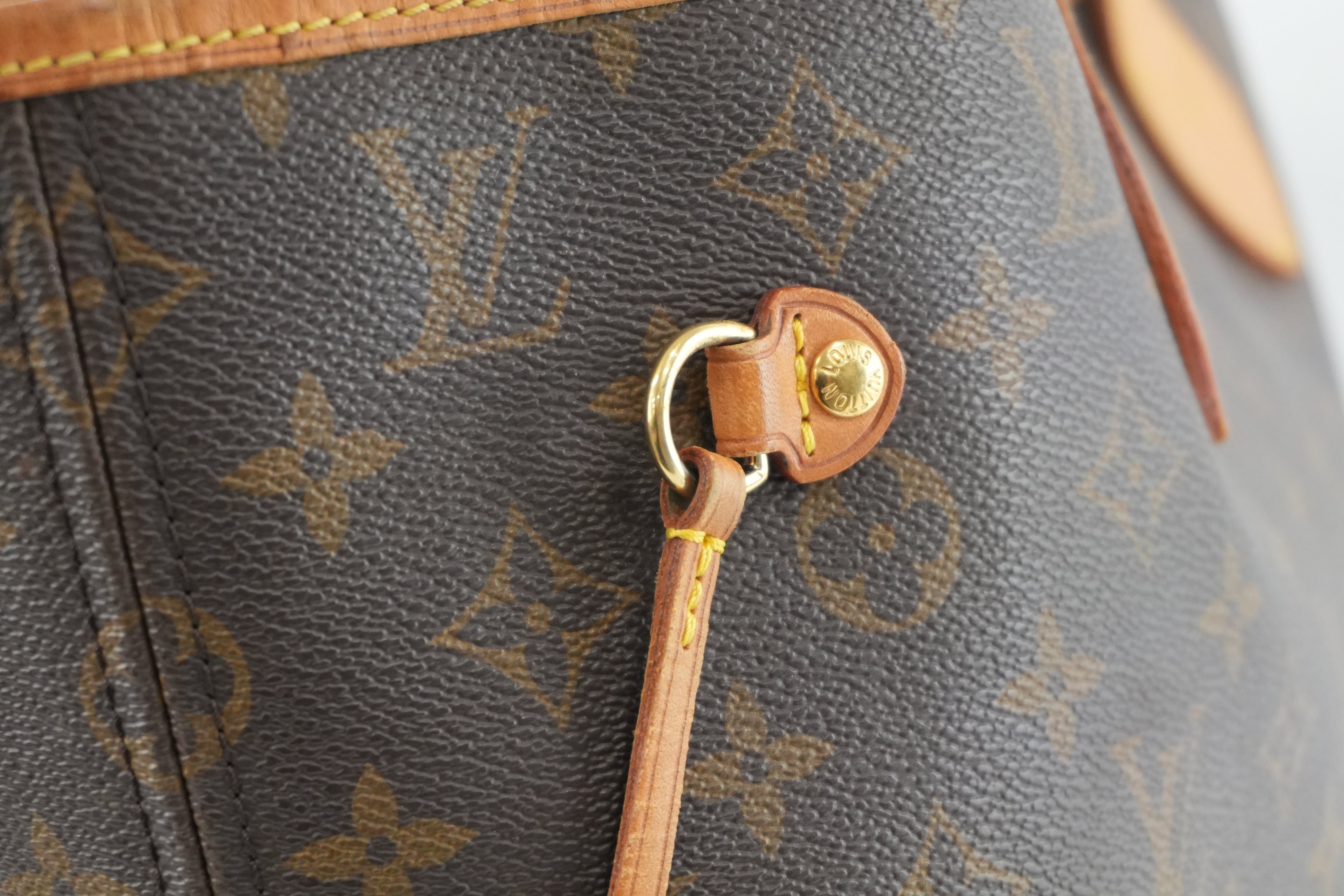 Louis Vuitton Neverfull MM Shoulder Tote Bag Used