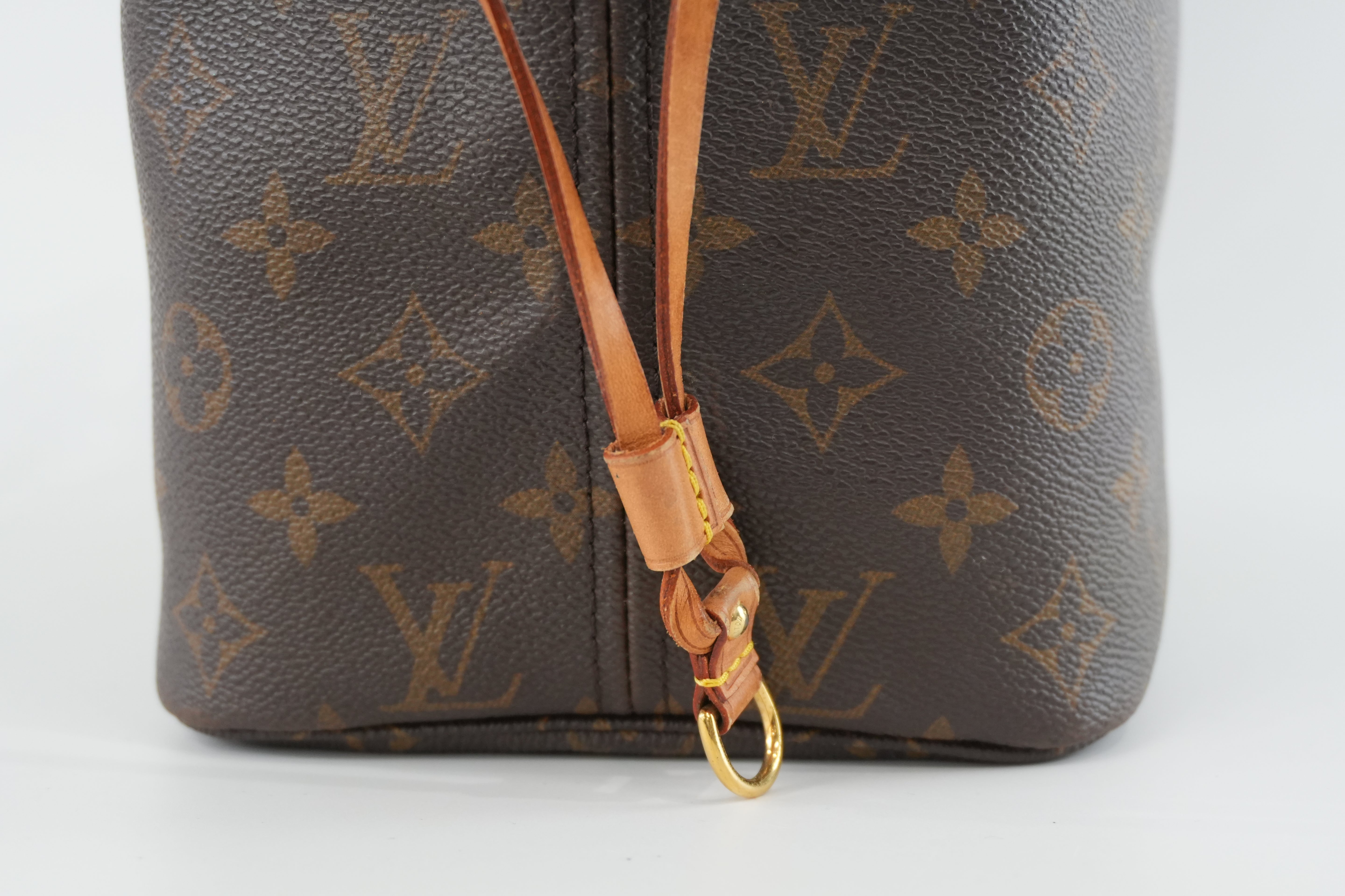 Louis Vuitton Neverfull MM Shoulder Tote Bag Used