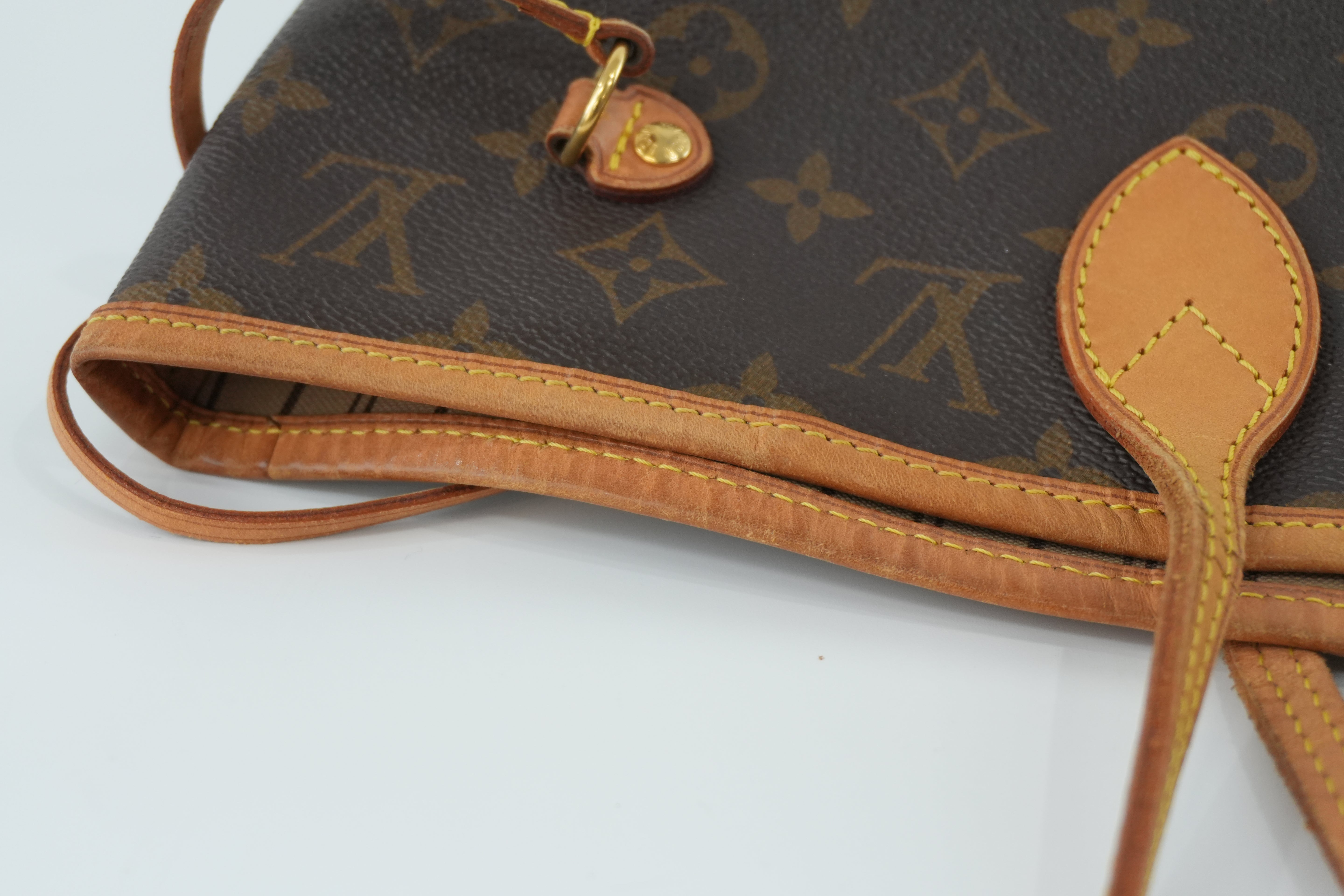 Louis Vuitton Neverfull MM Shoulder Tote Bag Used