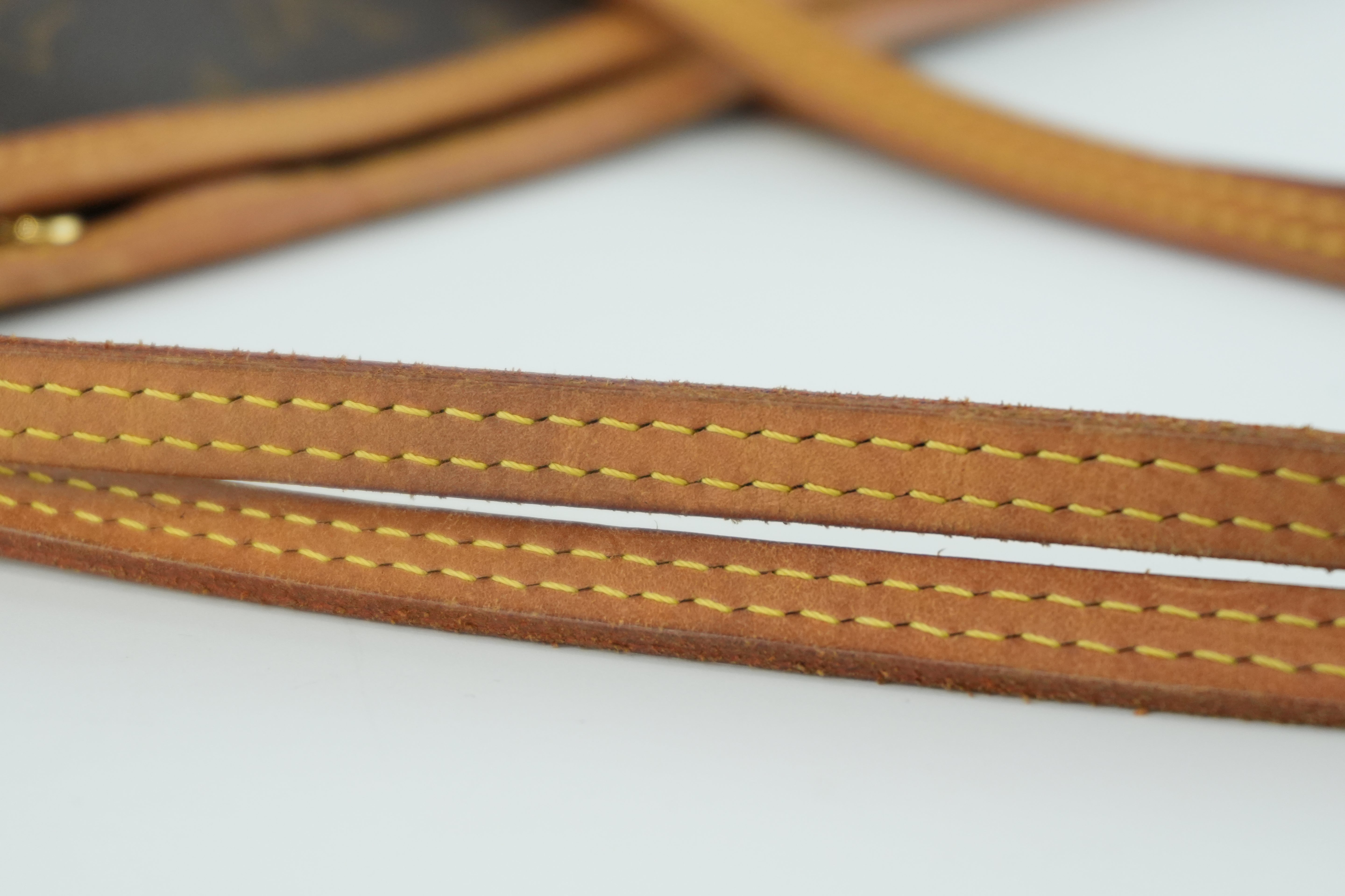 Louis Vuitton Neverfull MM Shoulder Tote Bag Used