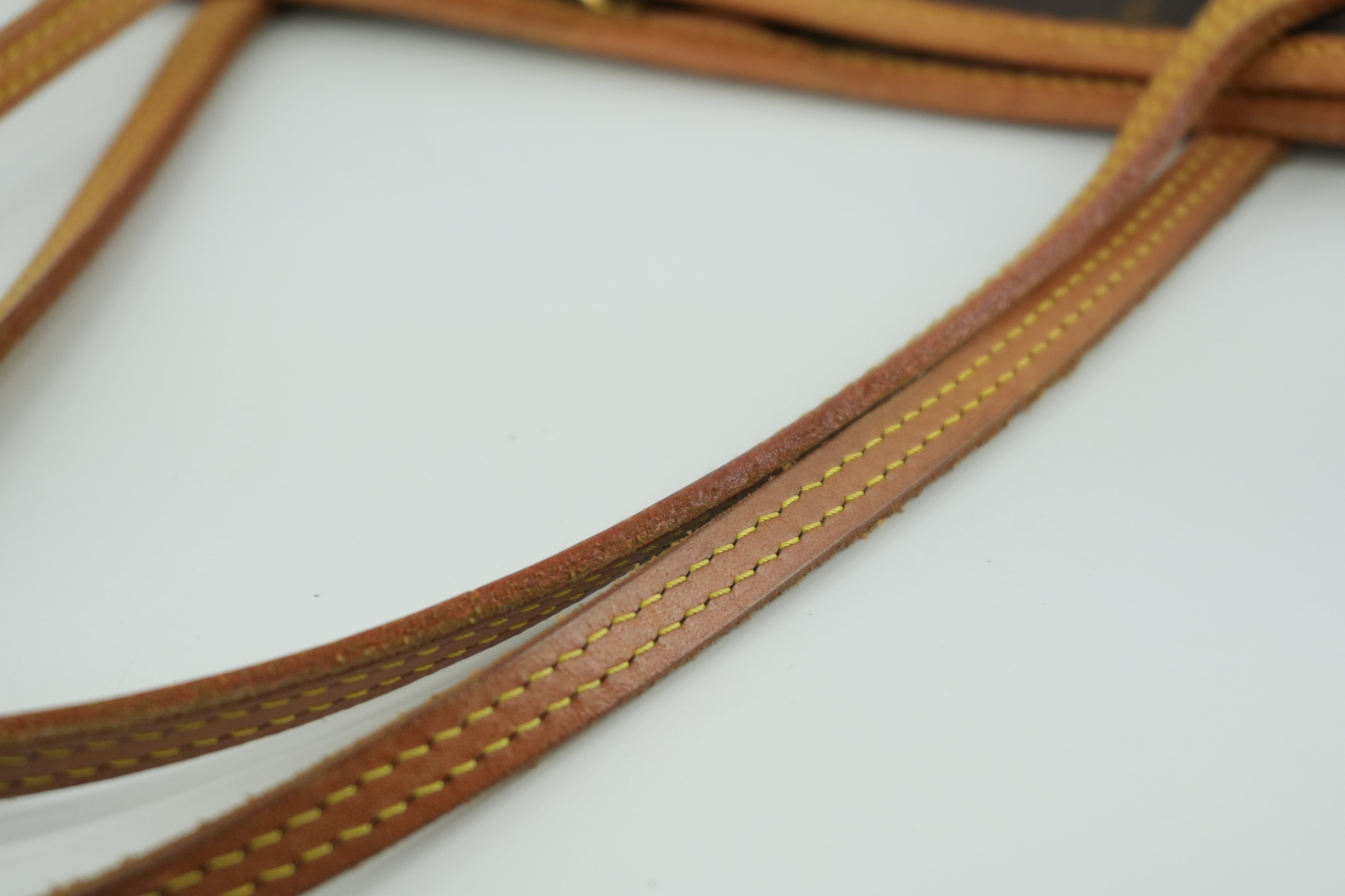 Louis Vuitton Neverfull MM Shoulder Tote Bag Used